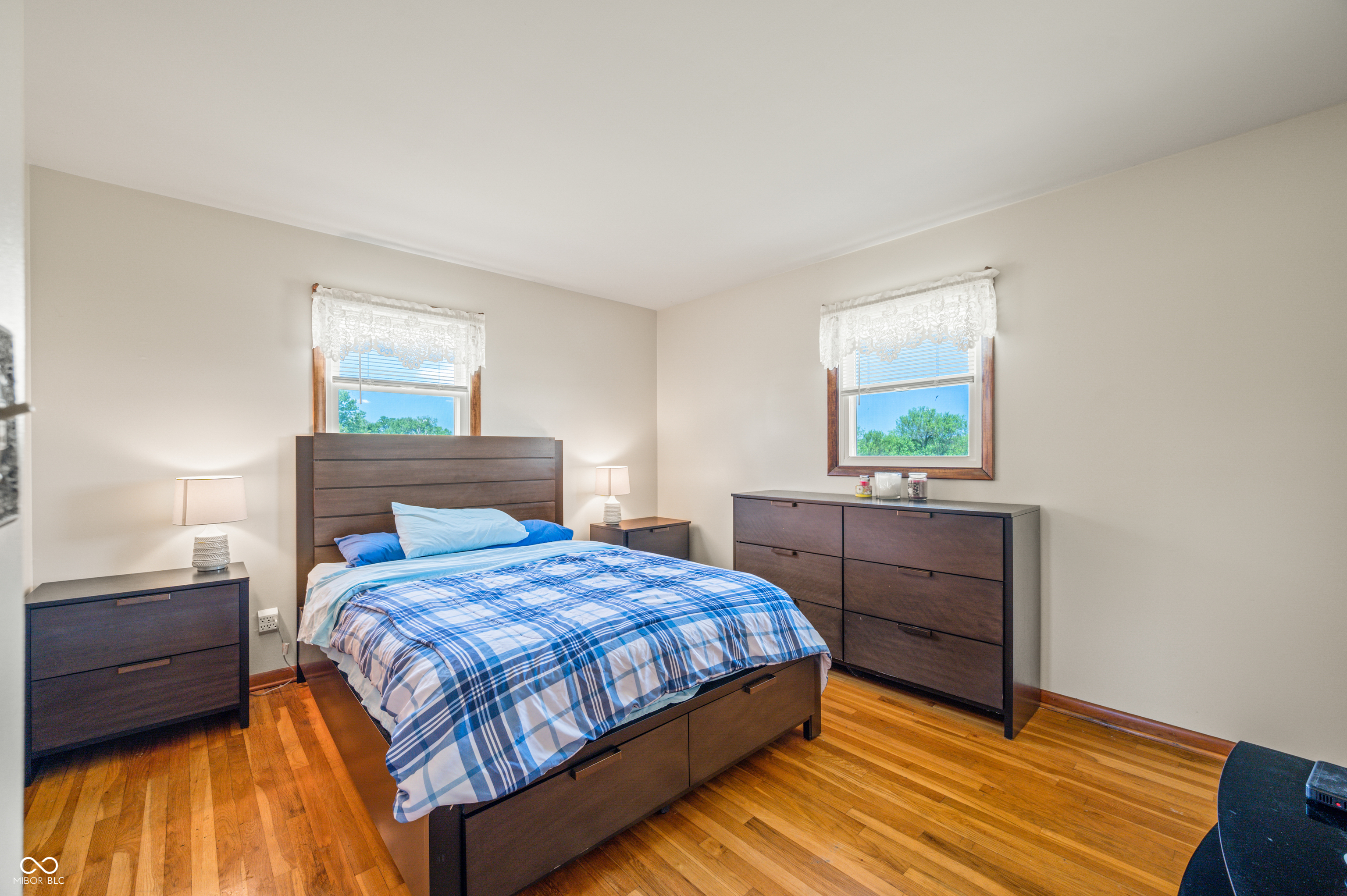 10520 E Railroad Street