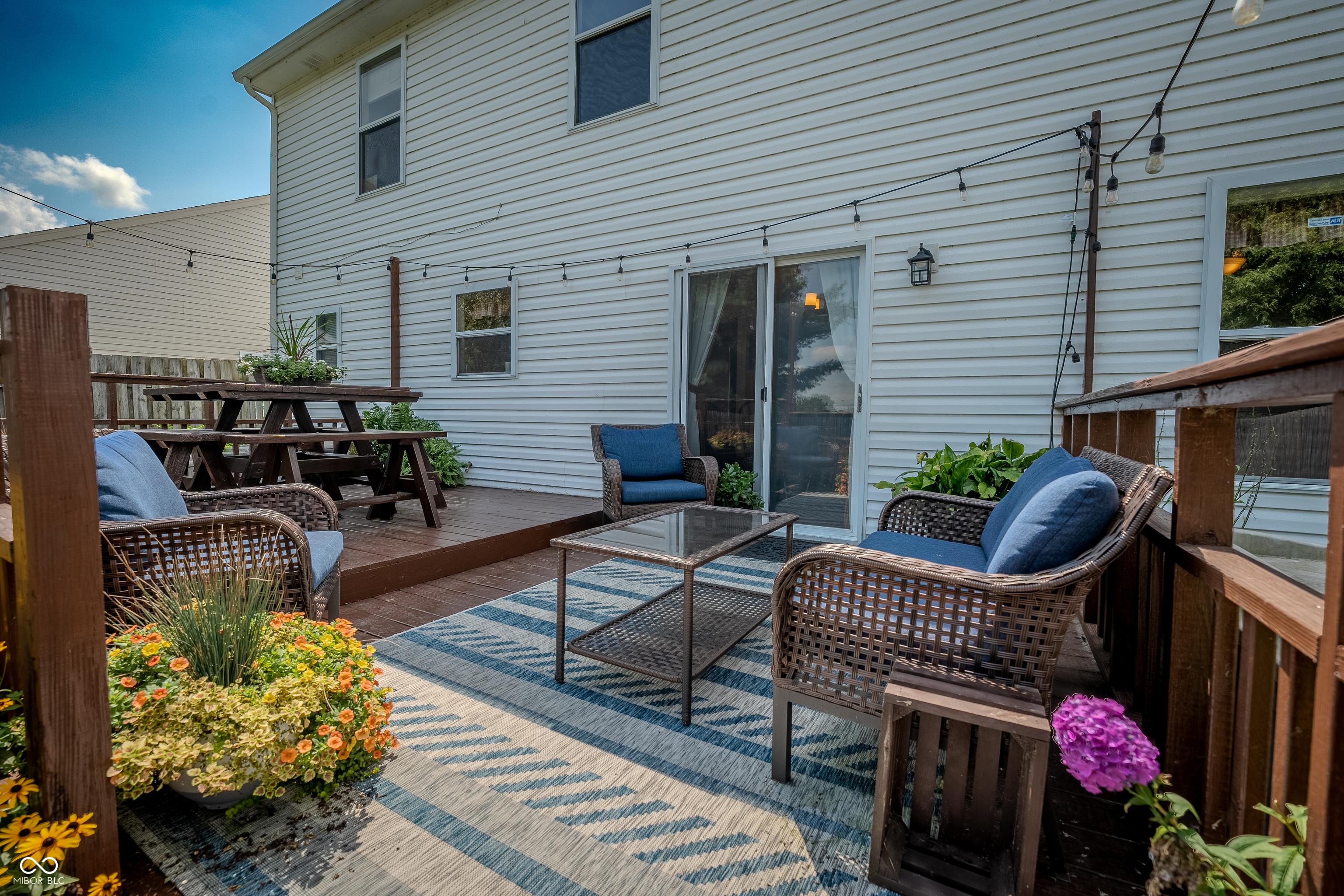 2250 Lakecrest Drive