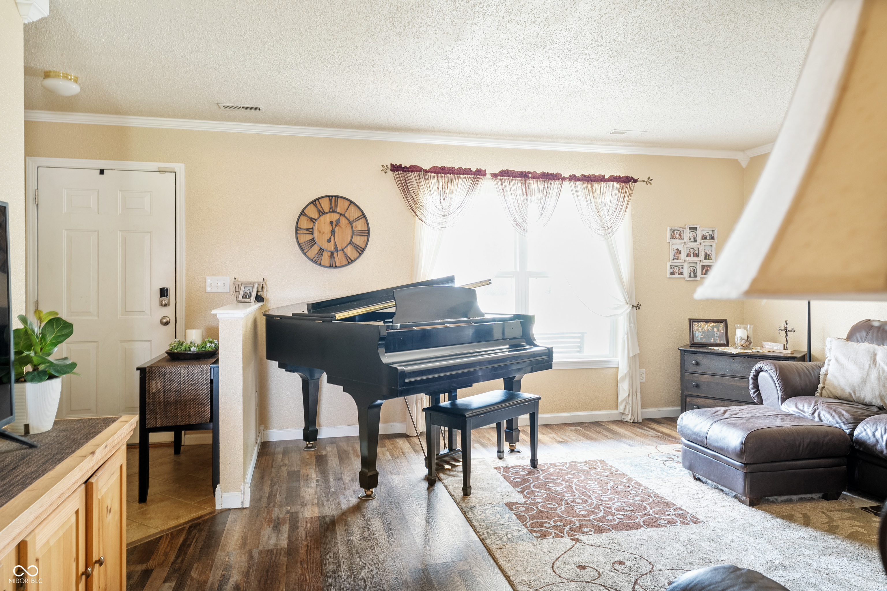 2250 Lakecrest Drive