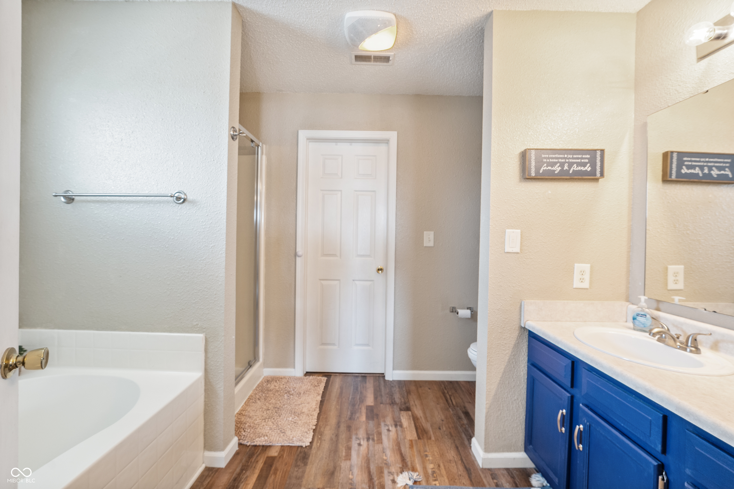 2250 Lakecrest Drive