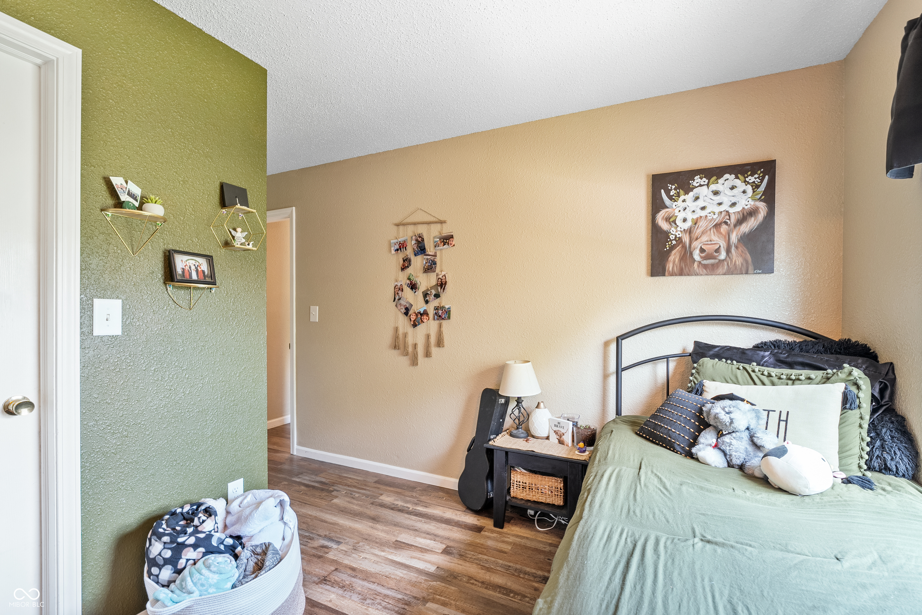 2250 Lakecrest Drive