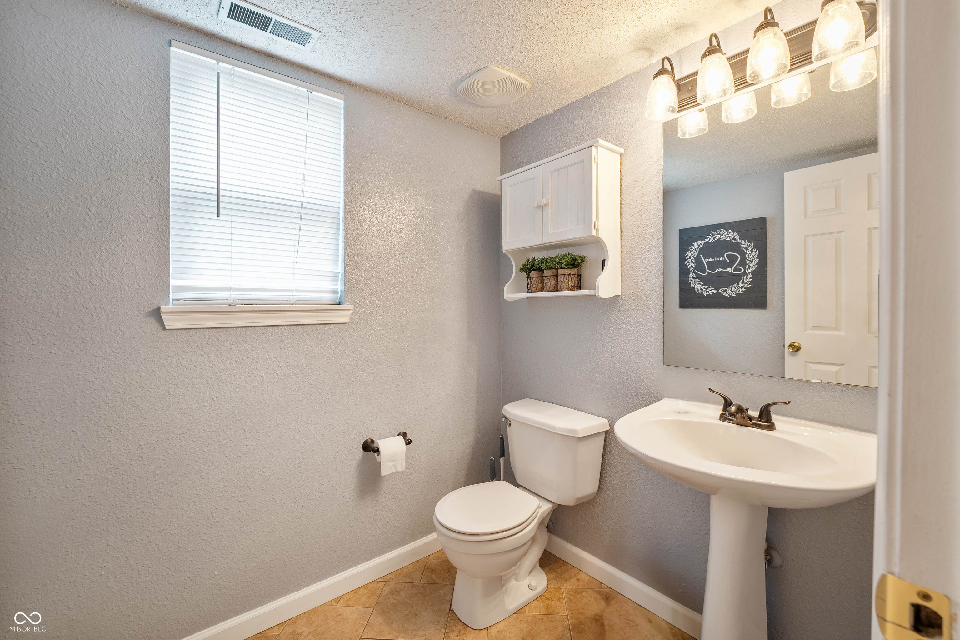 2250 Lakecrest Drive