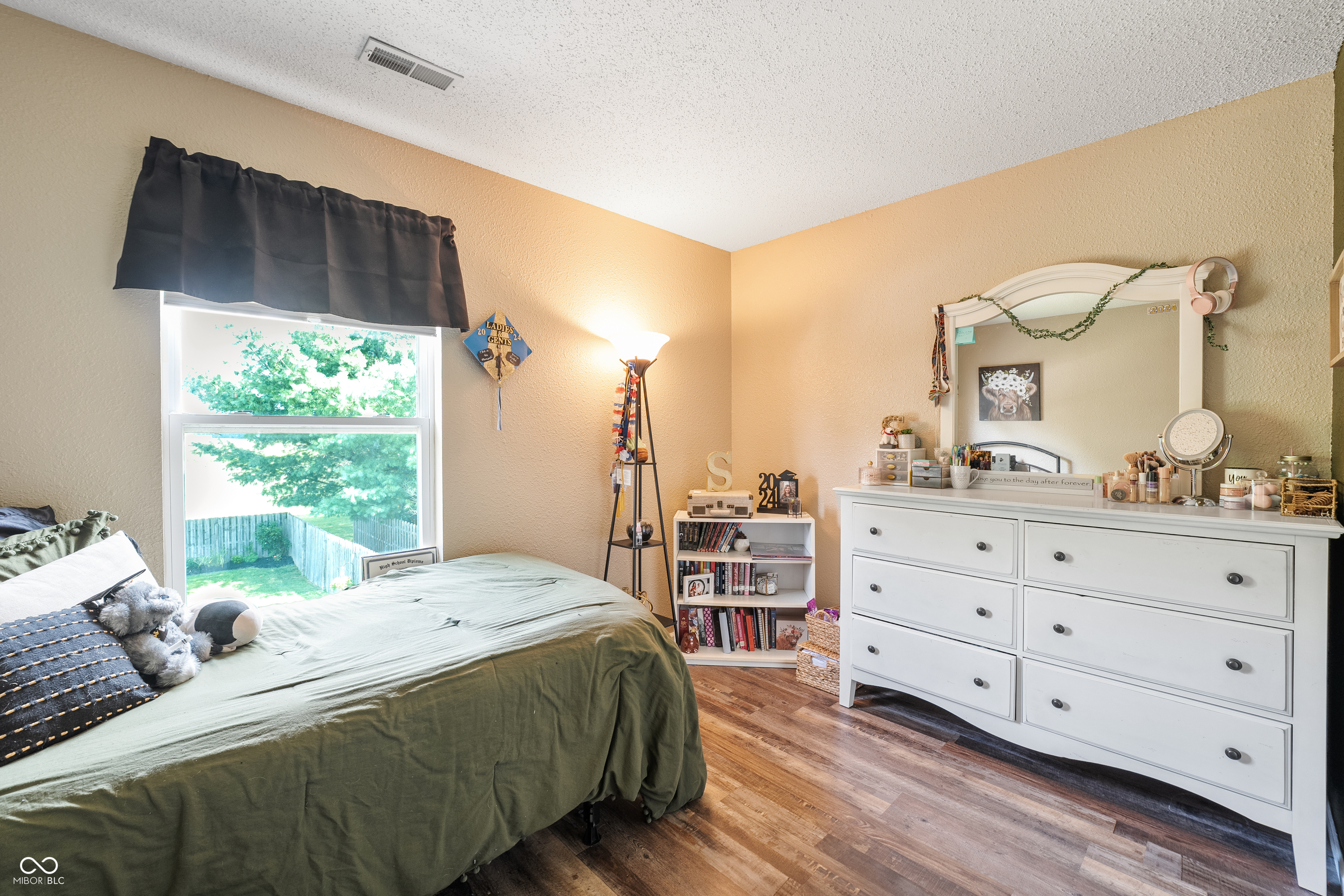 2250 Lakecrest Drive