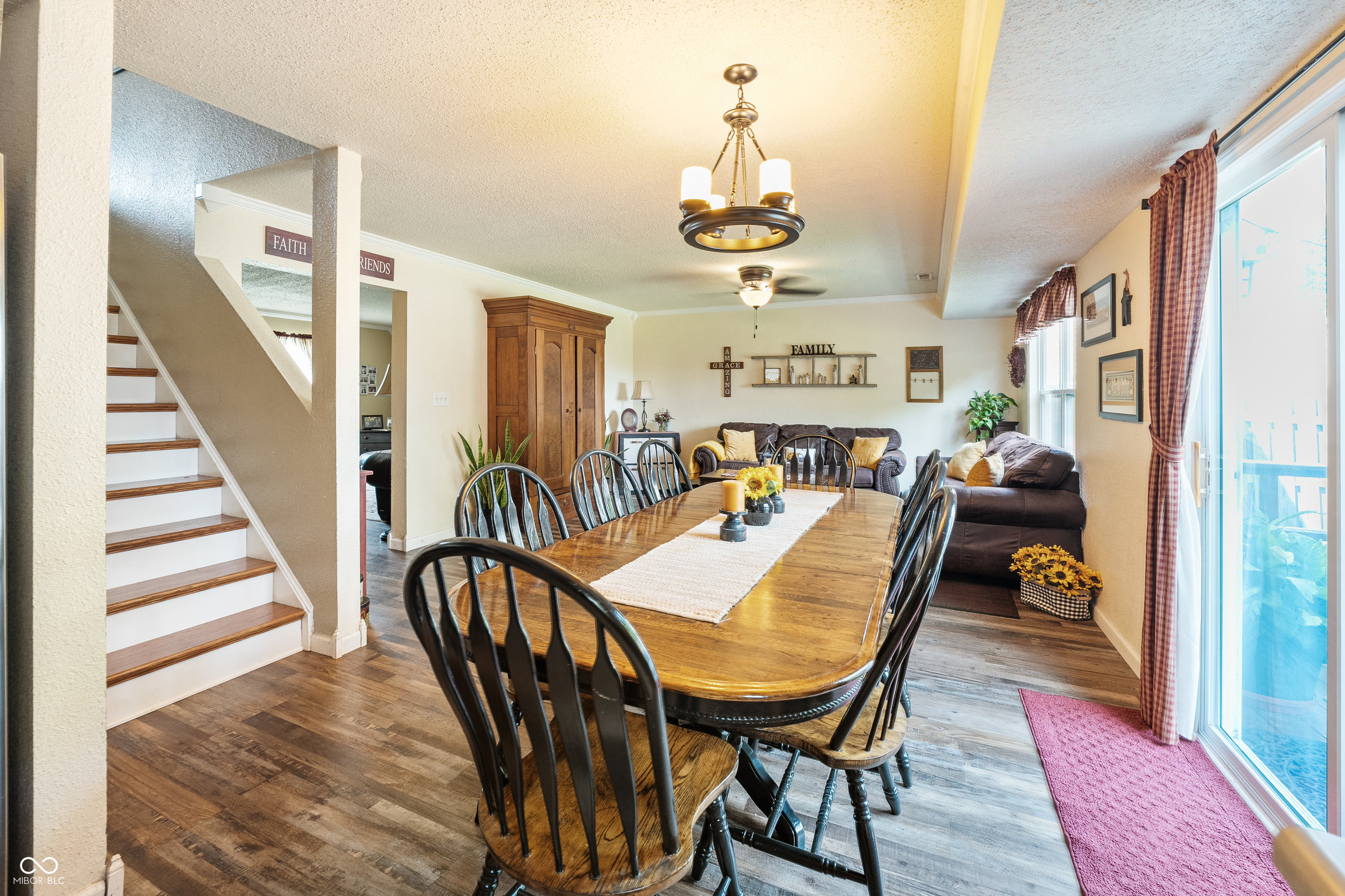 2250 Lakecrest Drive