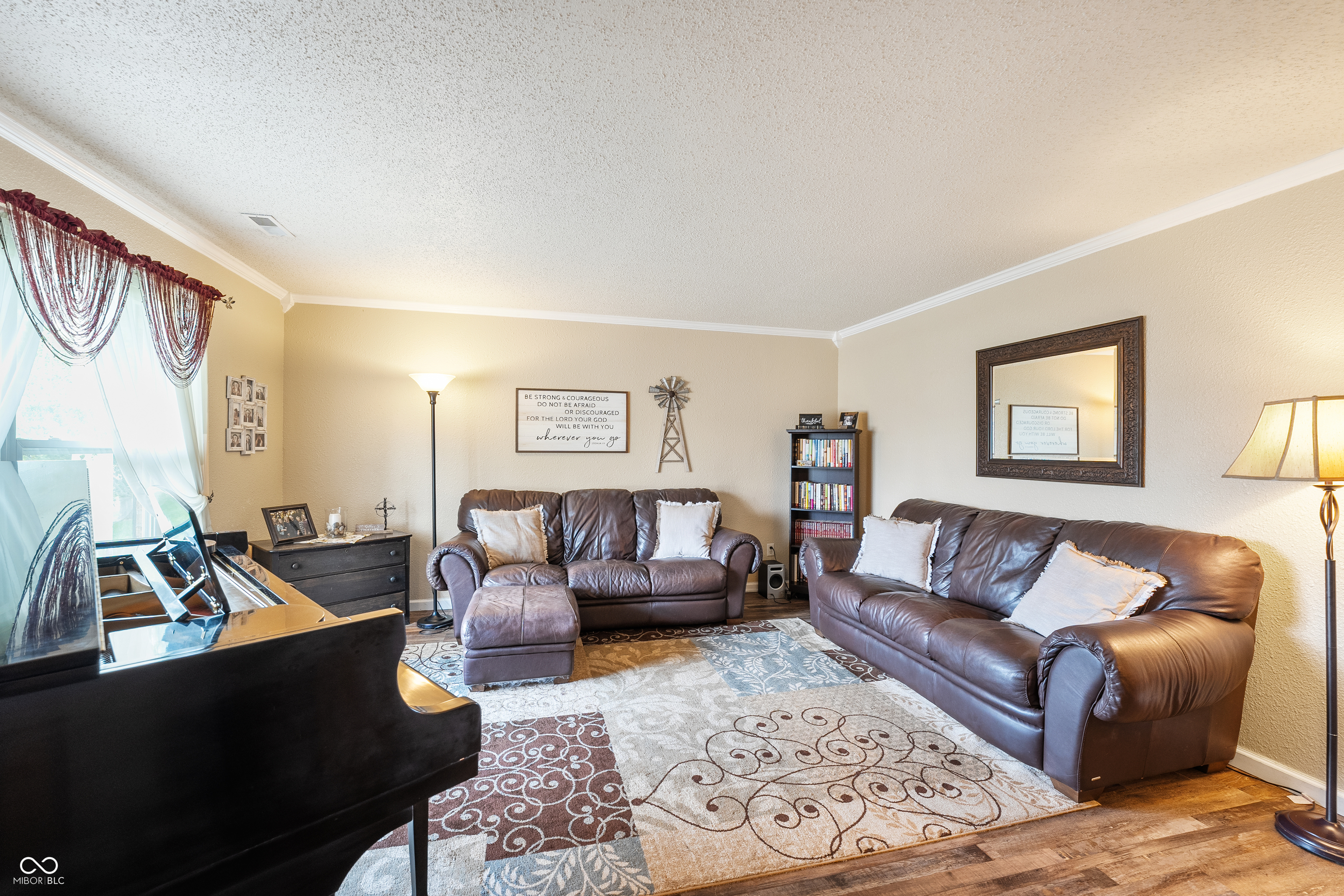 2250 Lakecrest Drive