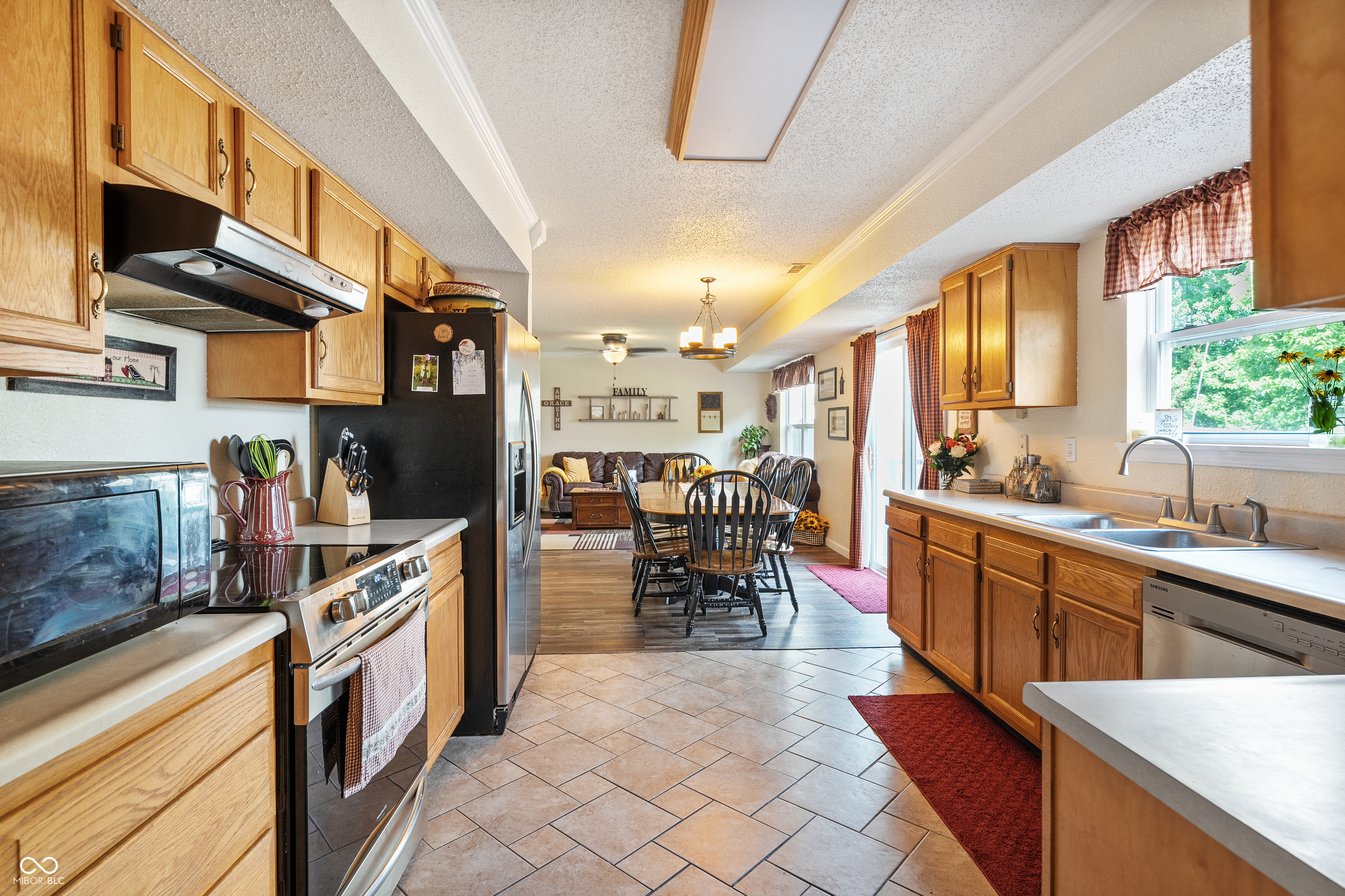 2250 Lakecrest Drive