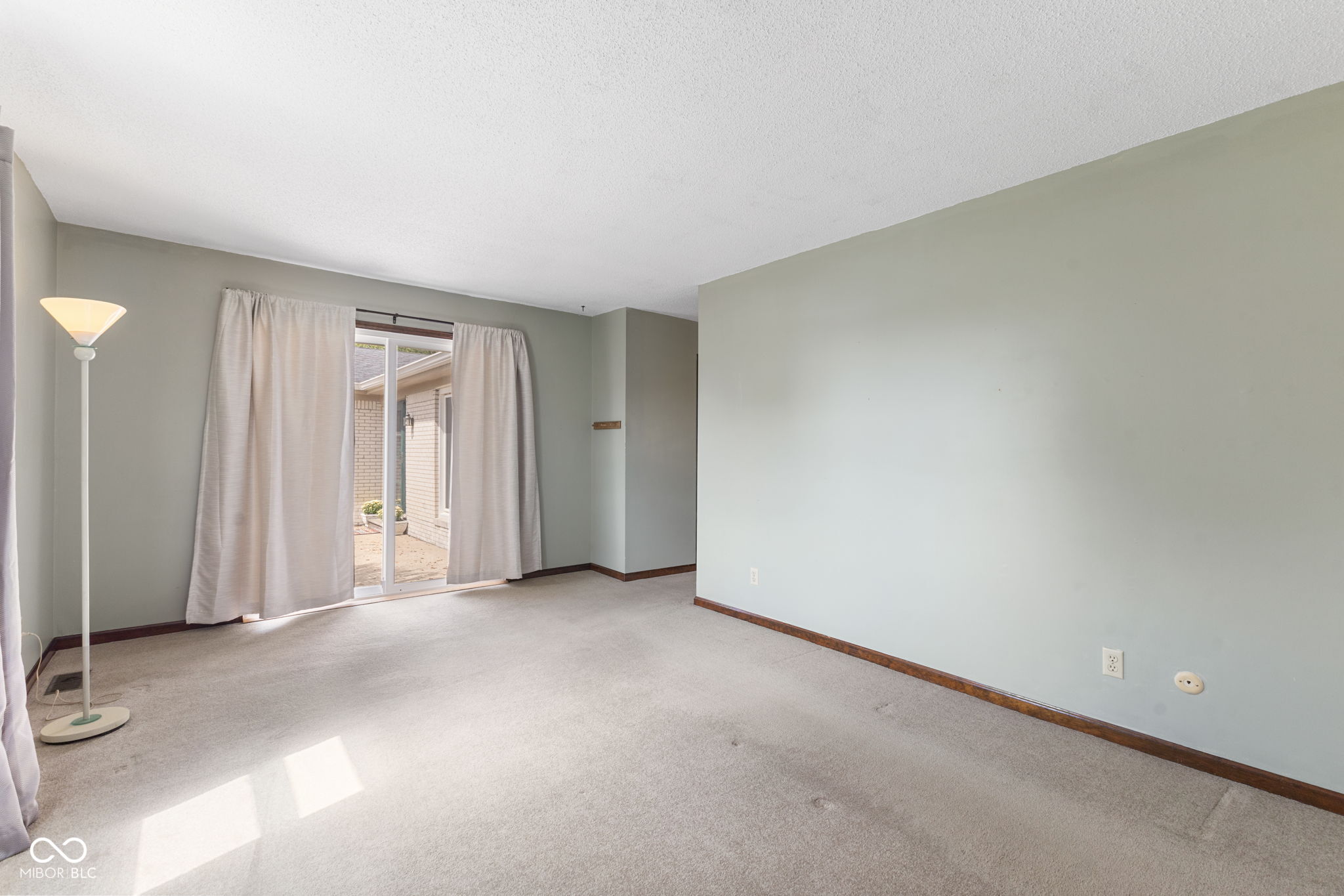 16130 E Lake Shore Drive N