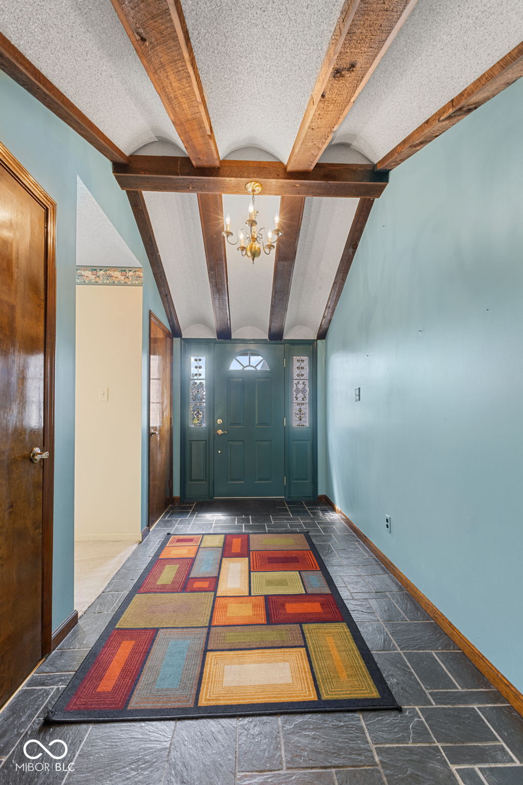 16130 E Lake Shore Drive N