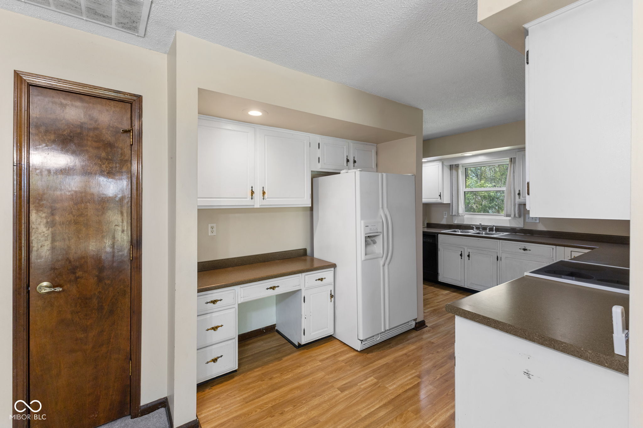 16130 E Lake Shore Drive N