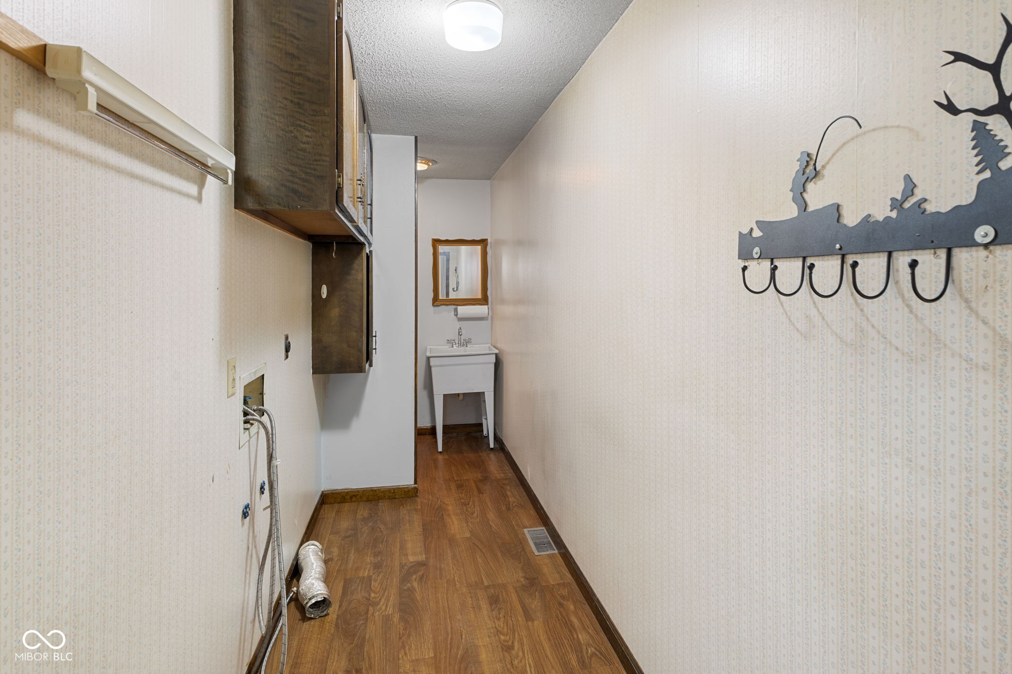 16130 E Lake Shore Drive N