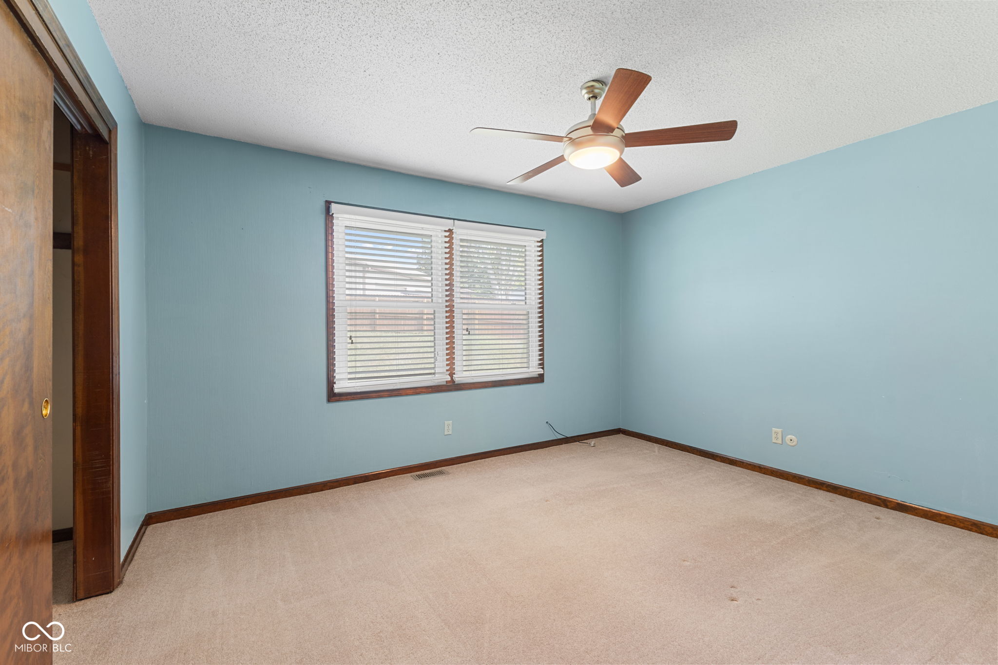 16130 E Lake Shore Drive N