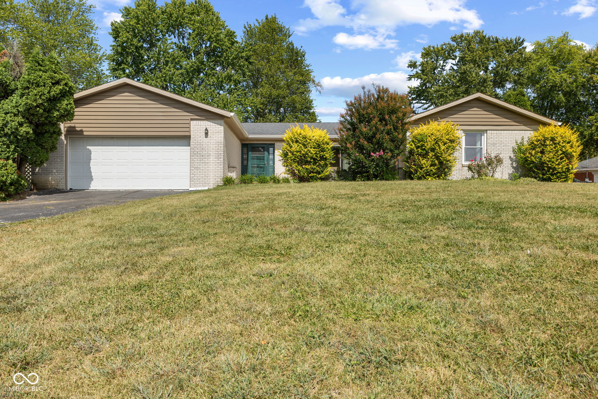 16130 E Lake Shore Drive N