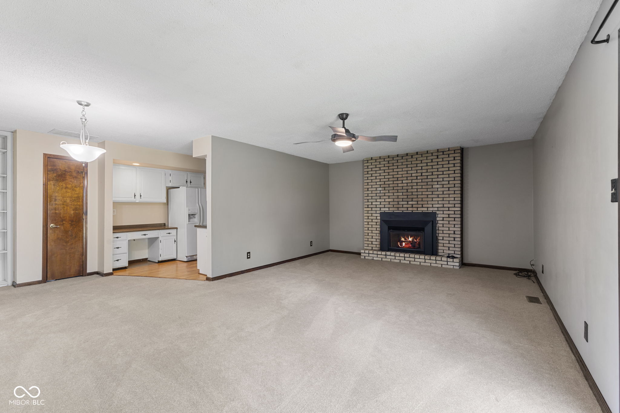 16130 E Lake Shore Drive N