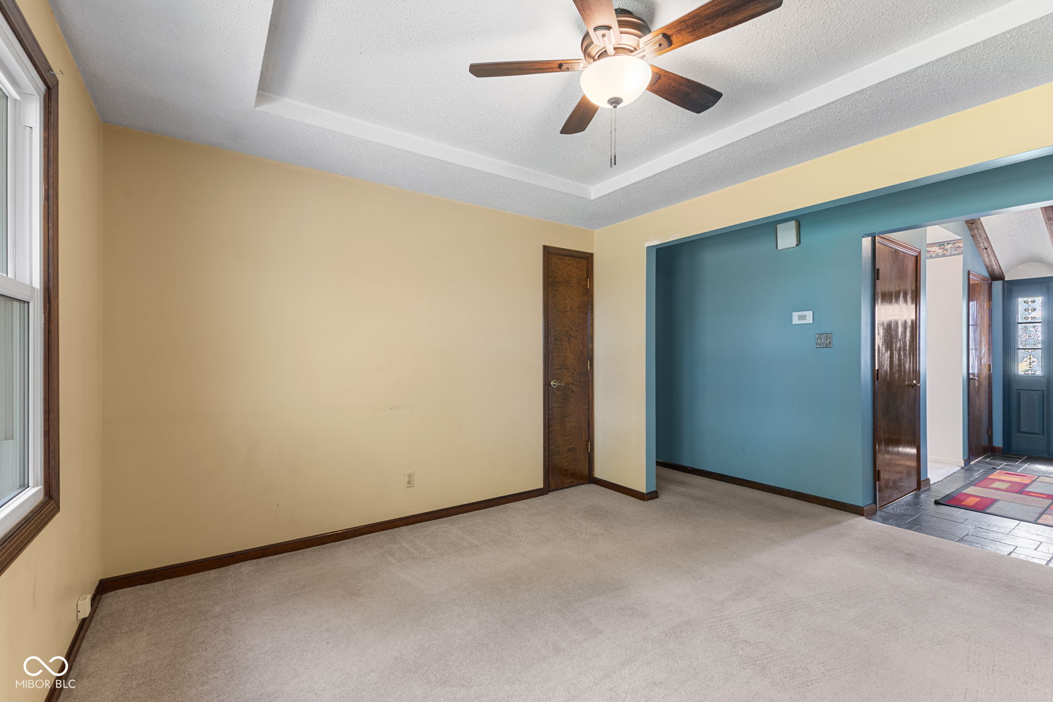 16130 E Lake Shore Drive N