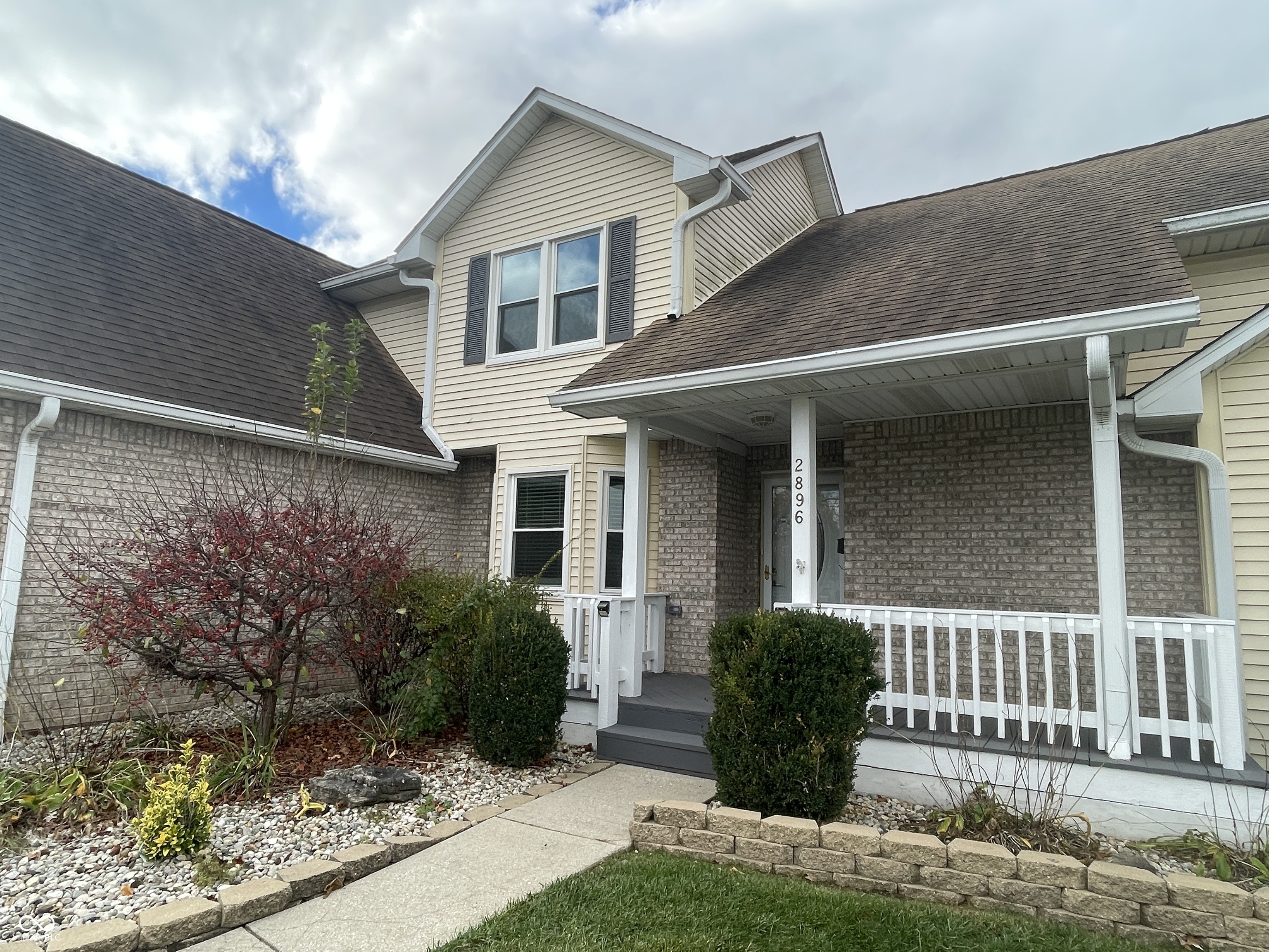 2896 Fox Hollow Court