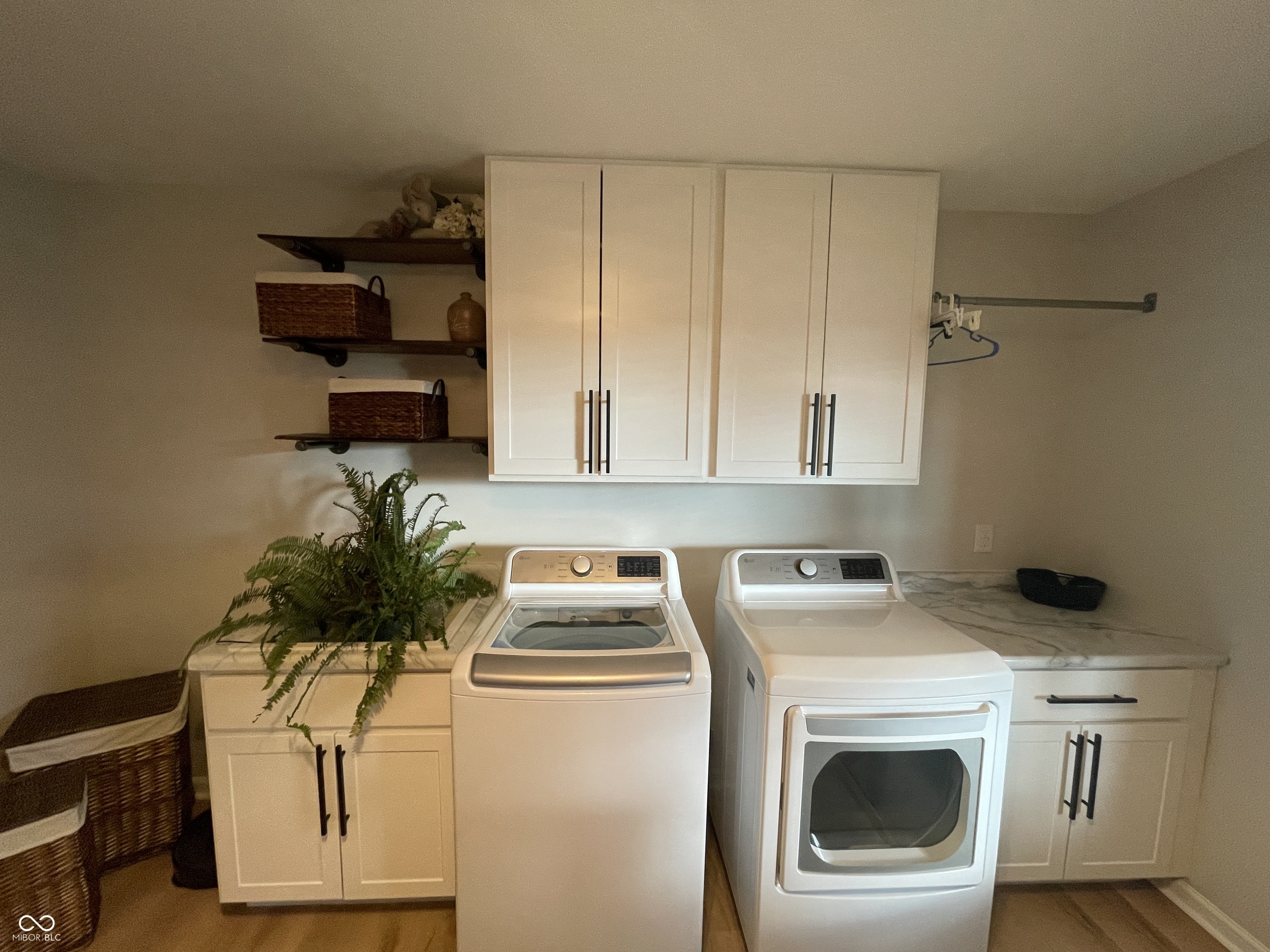 2944 Silver Fox Drive