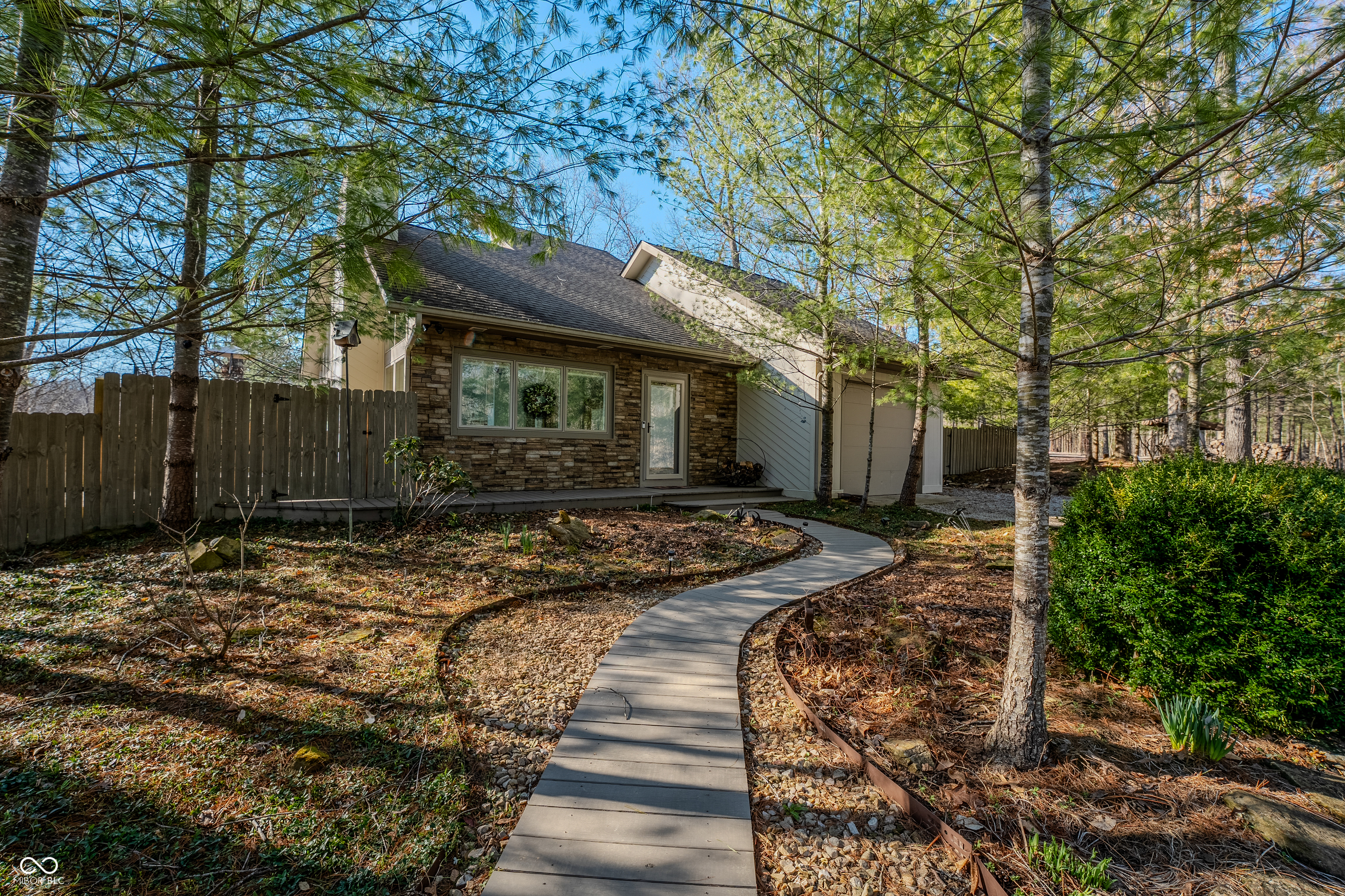 916 Timber Crest Road