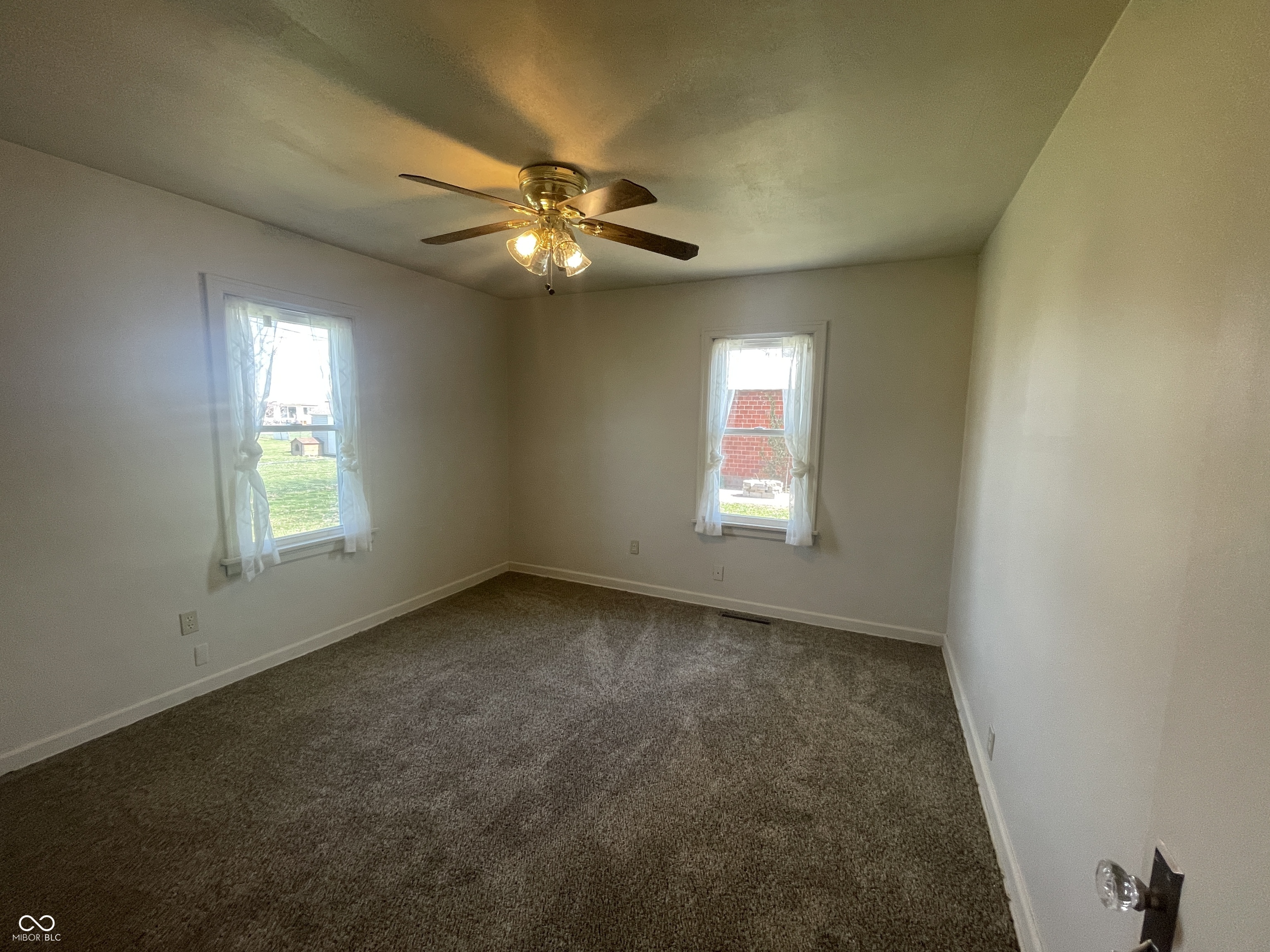 1605 S Walnut Street