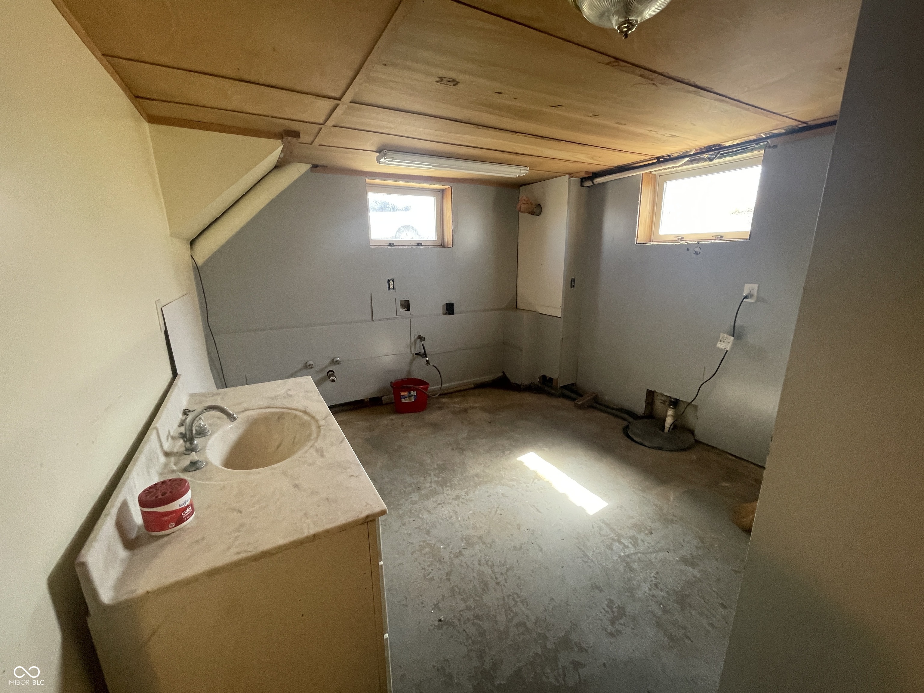 1605 S Walnut Street