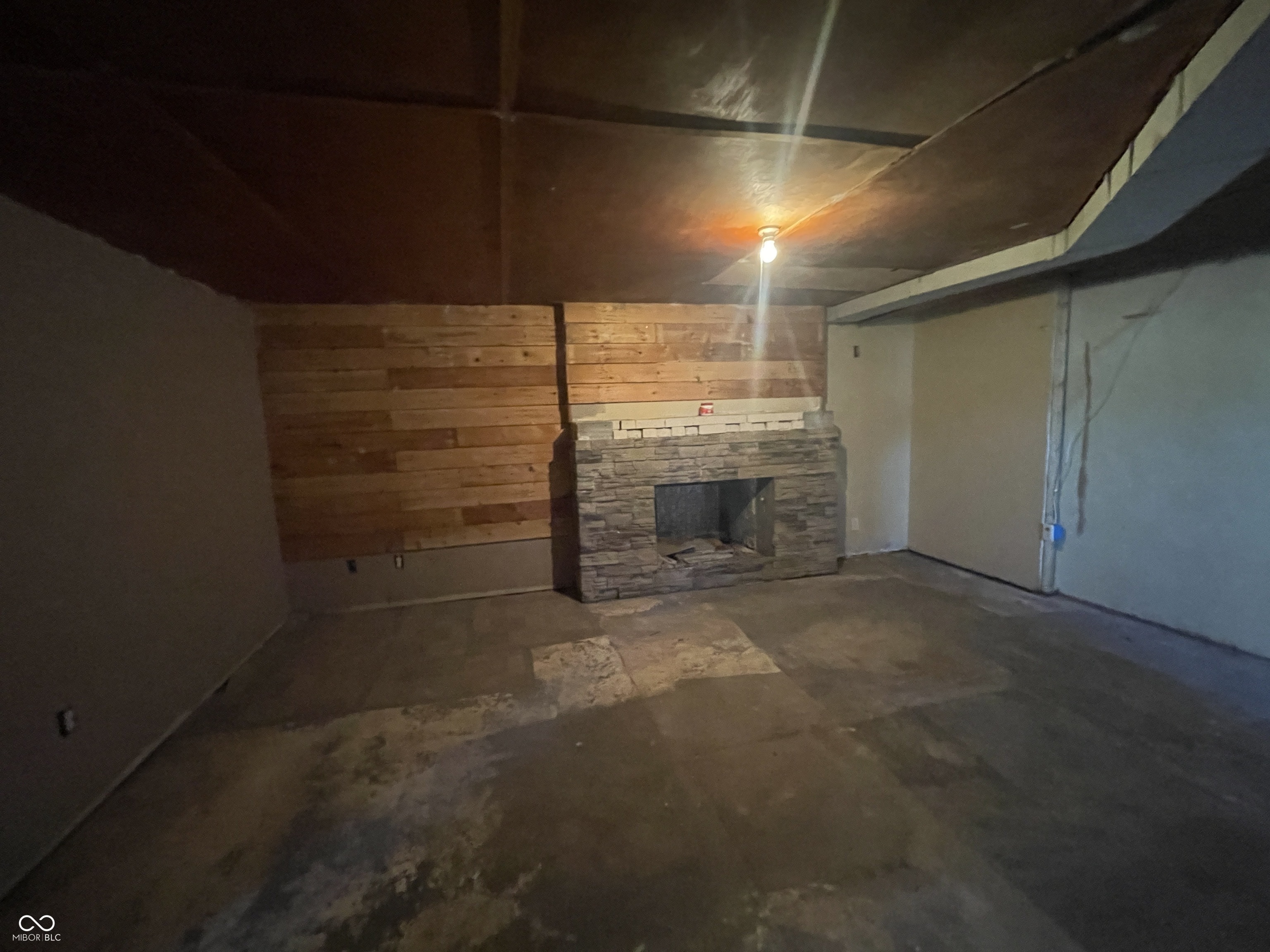 1605 S Walnut Street