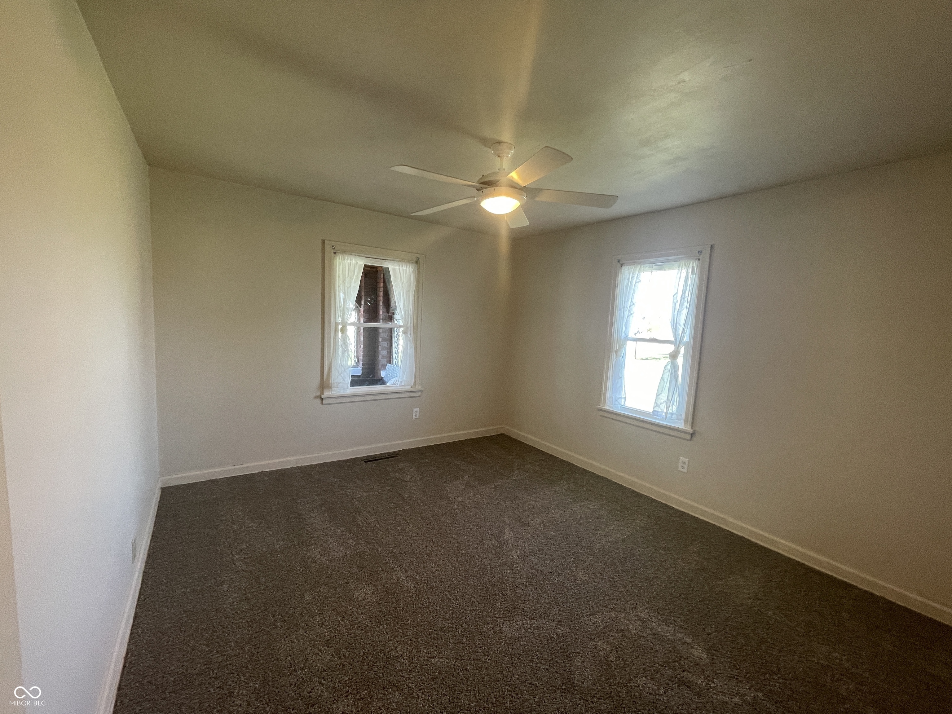 1605 S Walnut Street