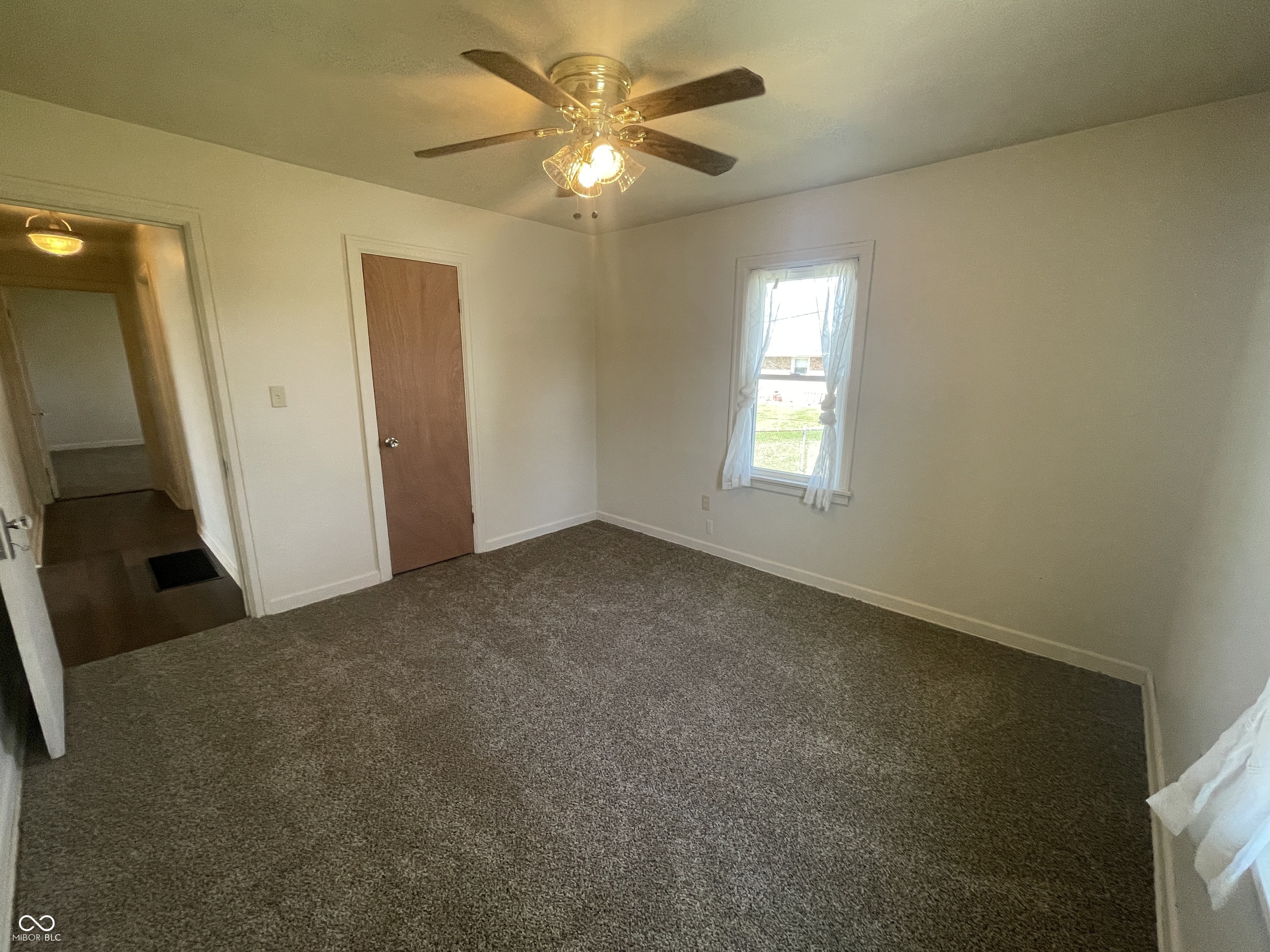 1605 S Walnut Street