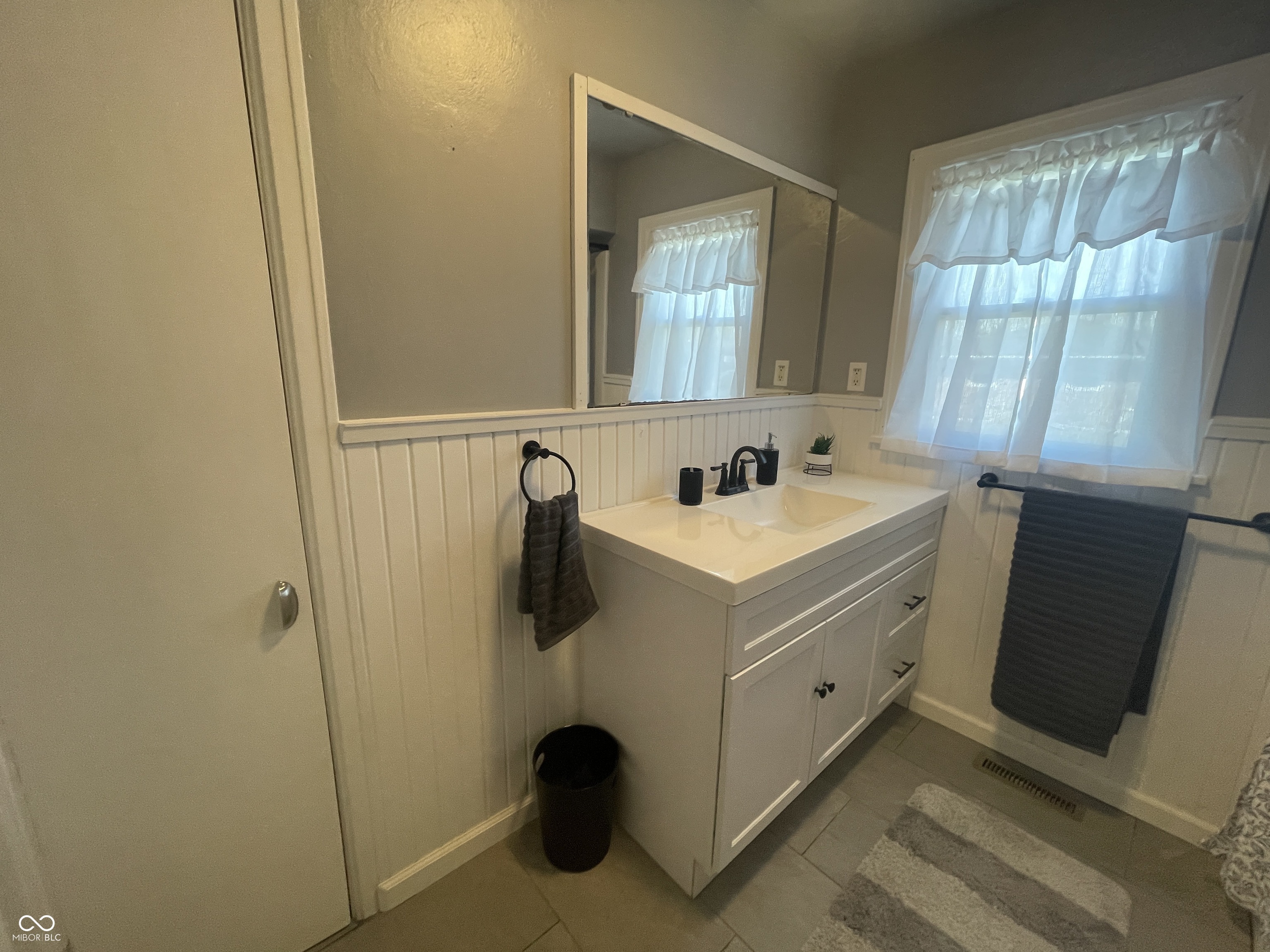 1605 S Walnut Street