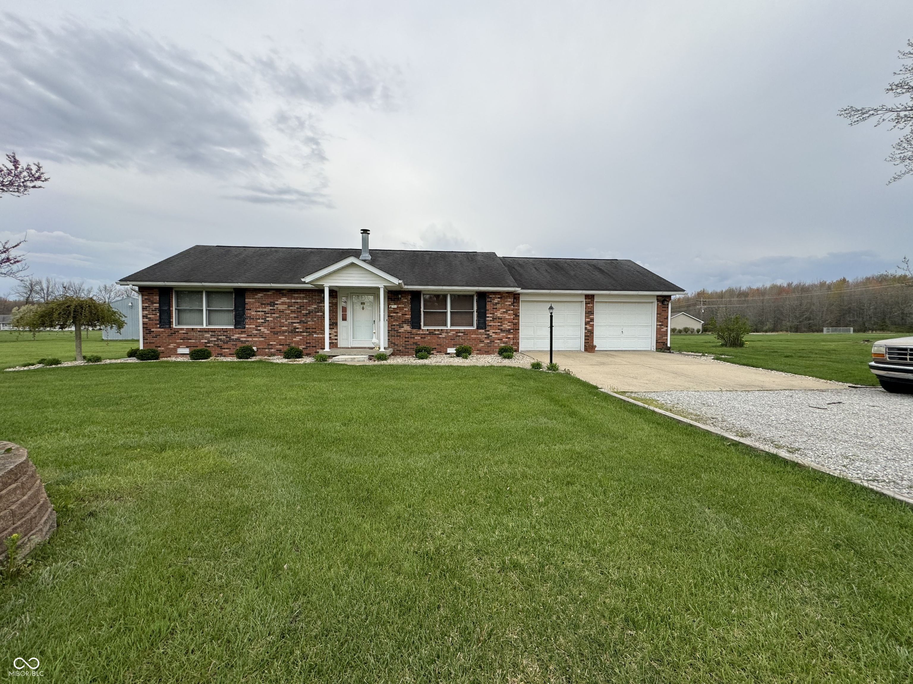 2105 W County Road 200 N