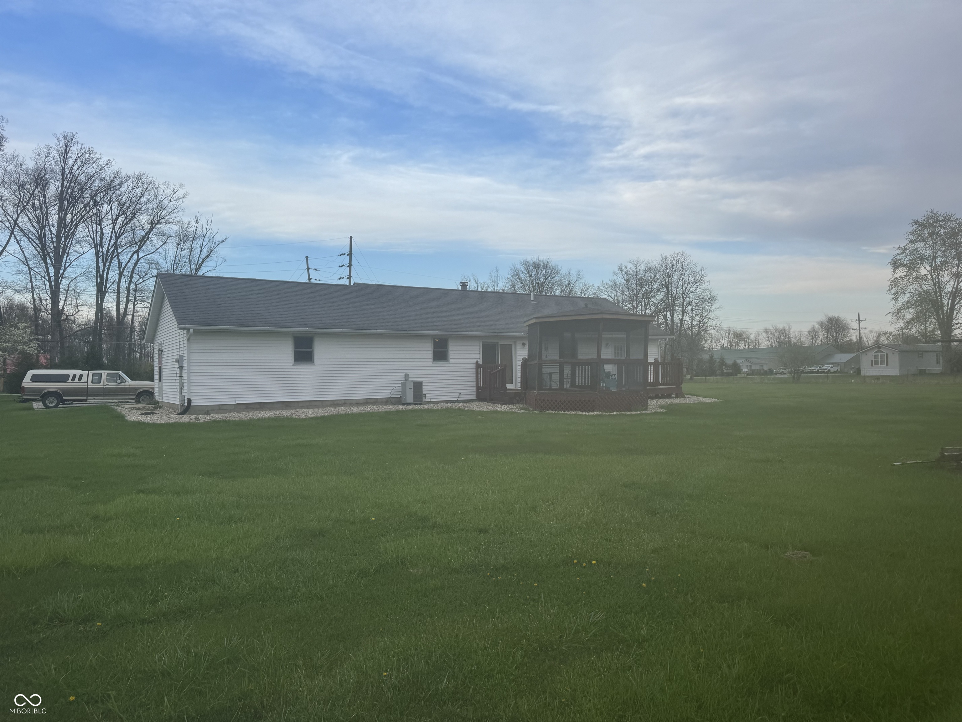 2105 W County Road 200 N