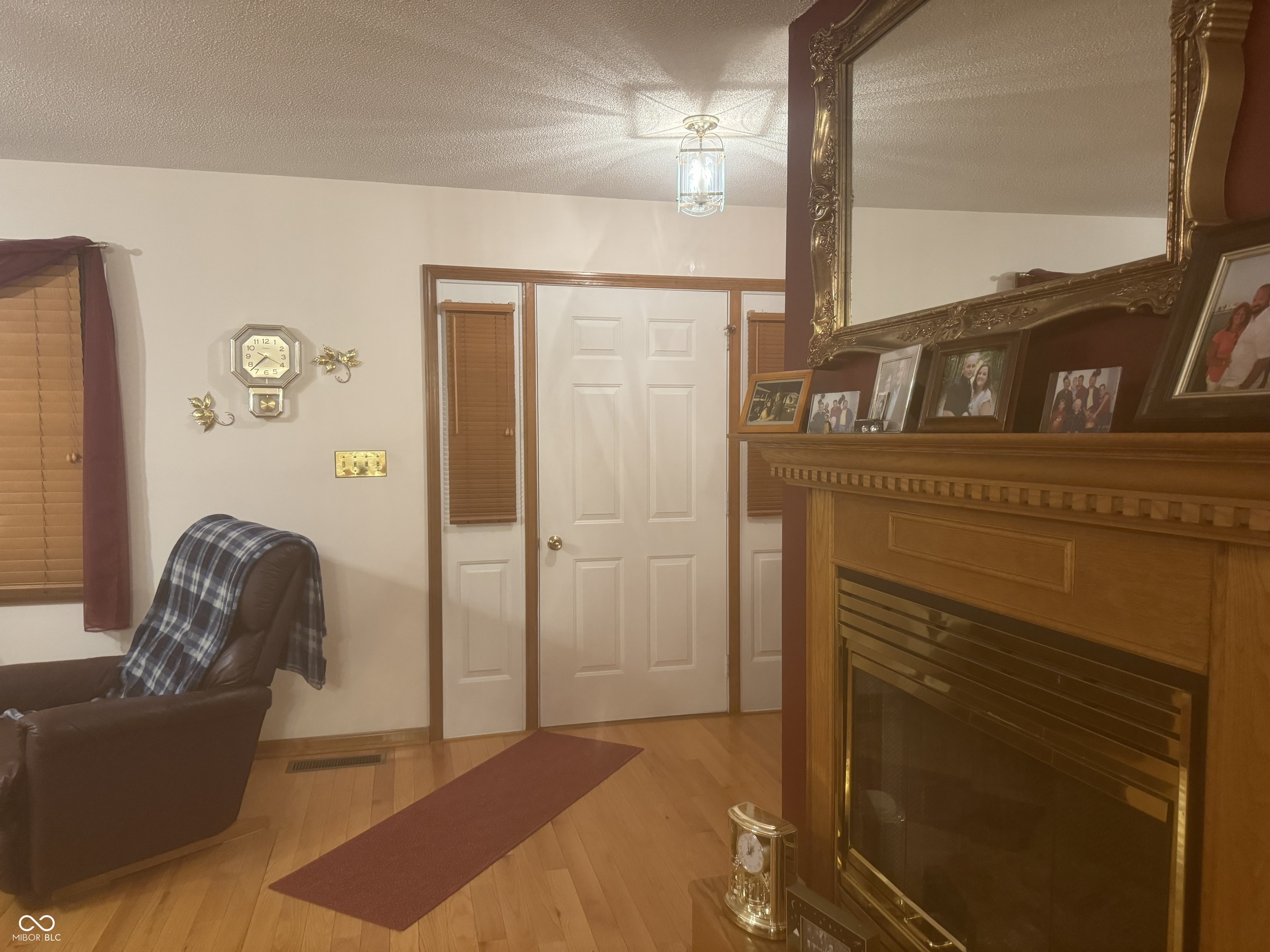 2105 W County Road 200 N