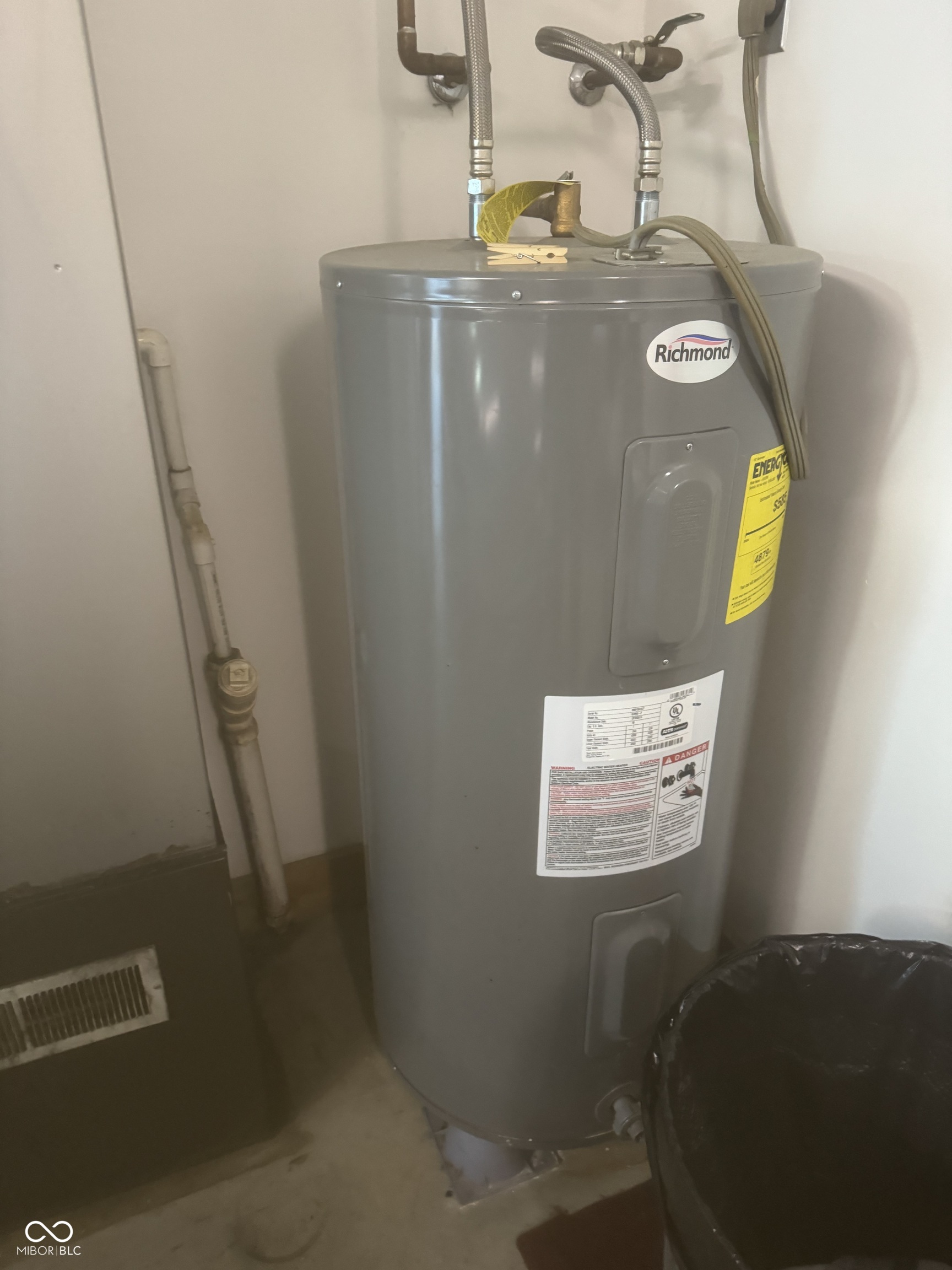 2105 W County Road 200 N