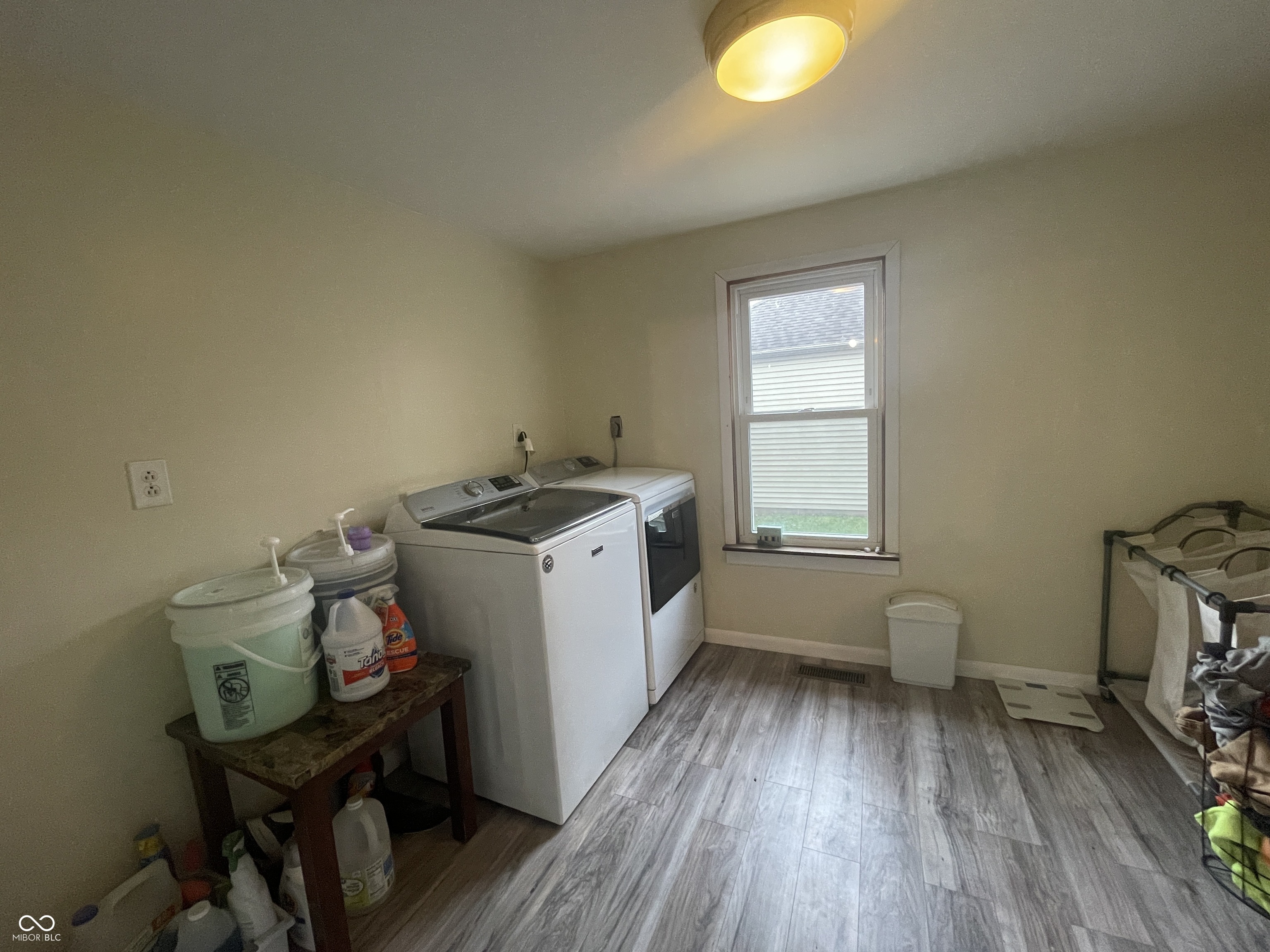 1527 Ravenswood Drive