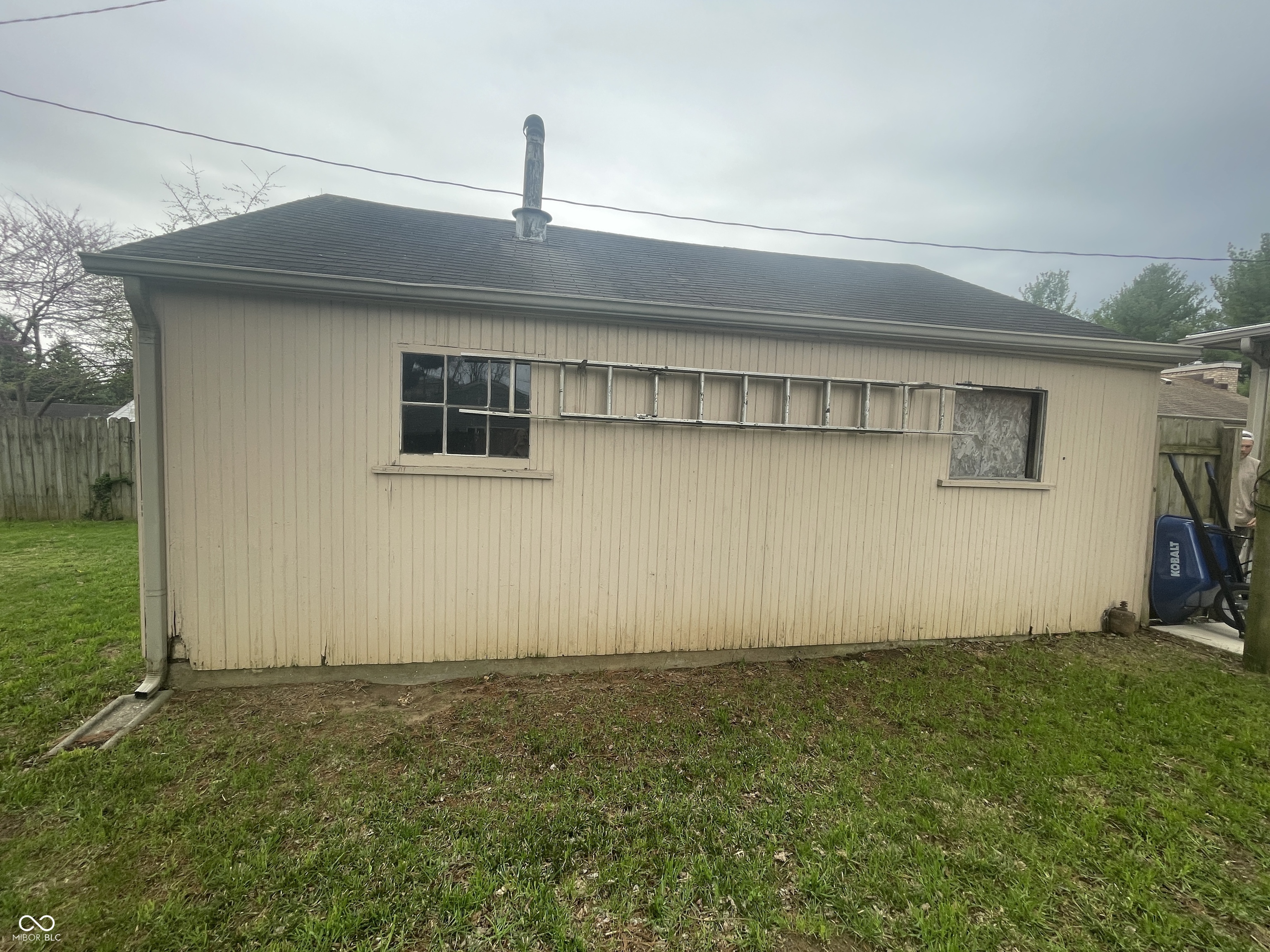 1527 Ravenswood Drive