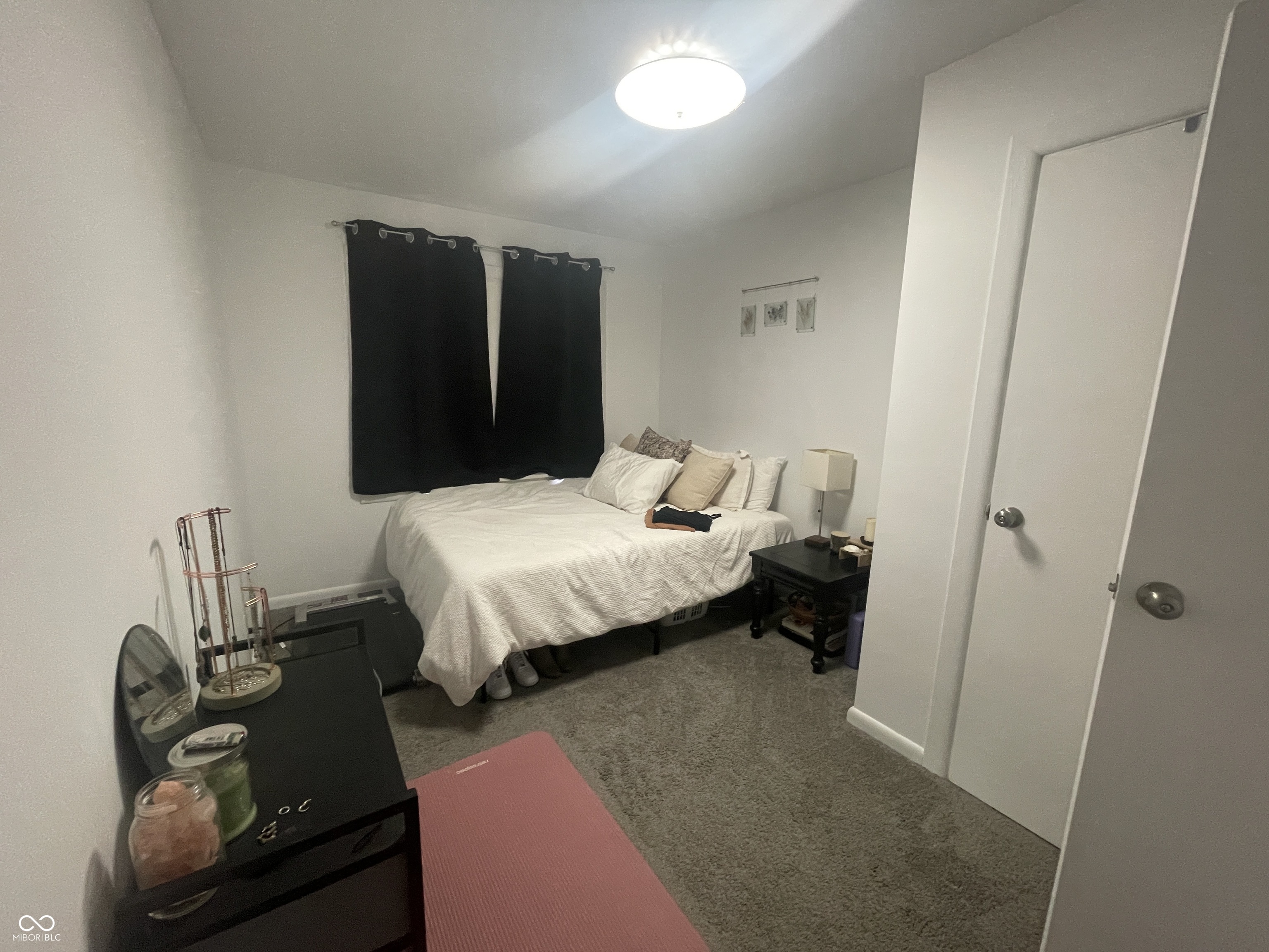 1527 Ravenswood Drive