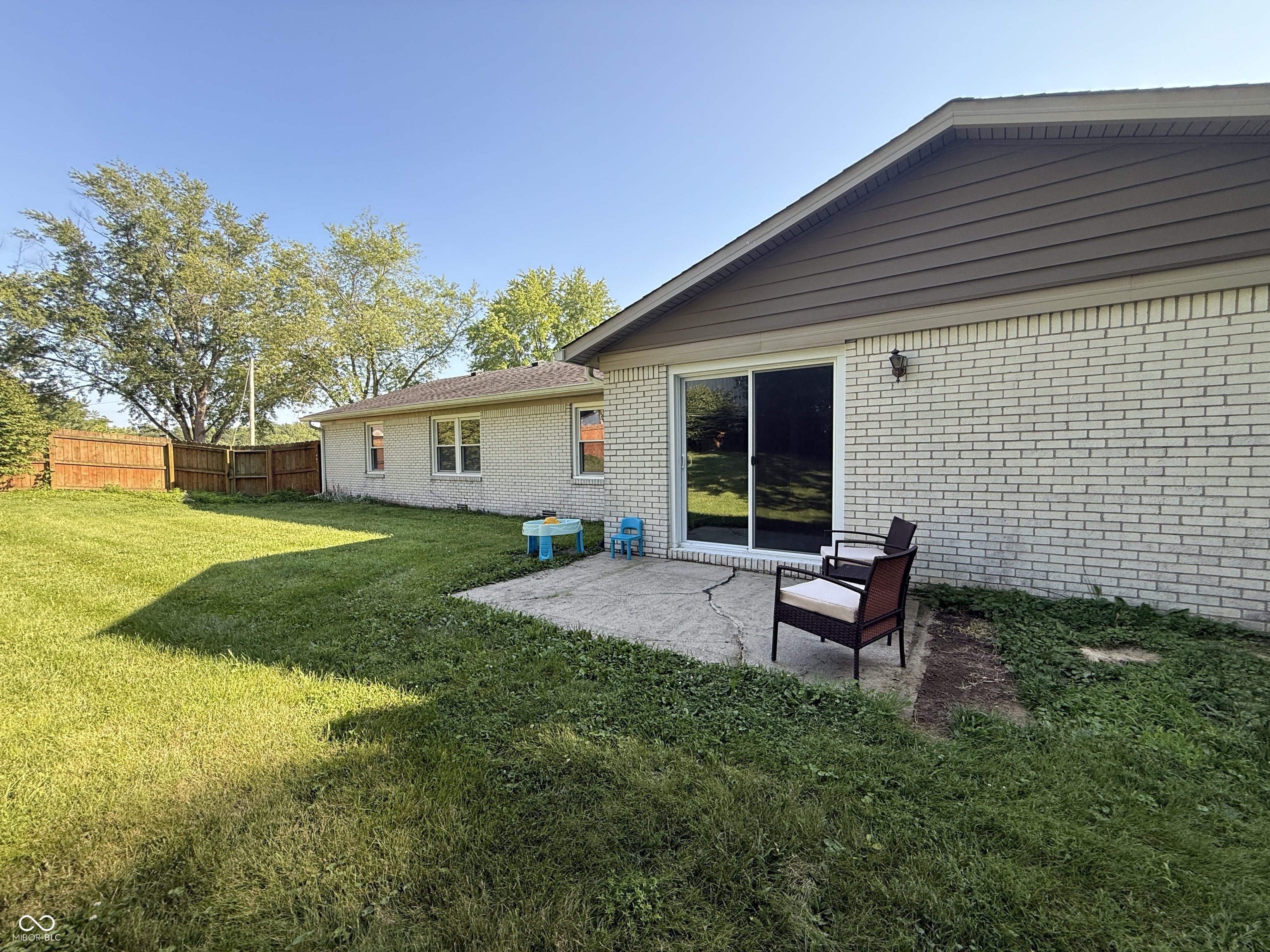 16130 E Lake Shore Drive N