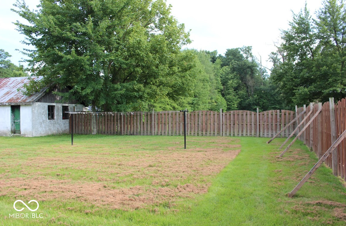 7675 E County Road 200 S