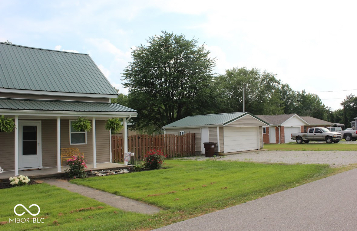 7675 E County Road 200 S