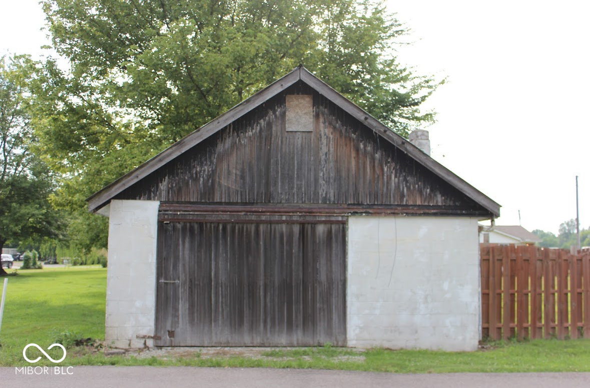 7675 E County Road 200 S