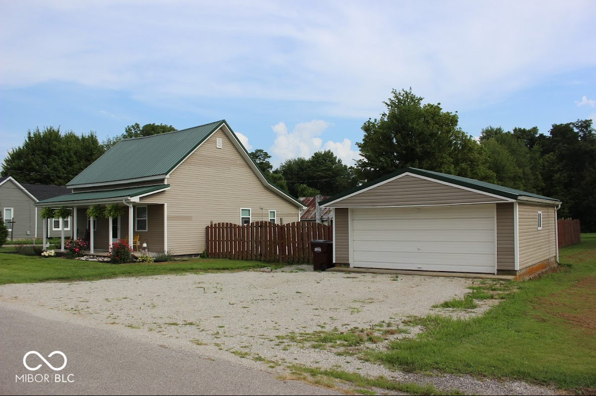 7675 E County Road 200 S