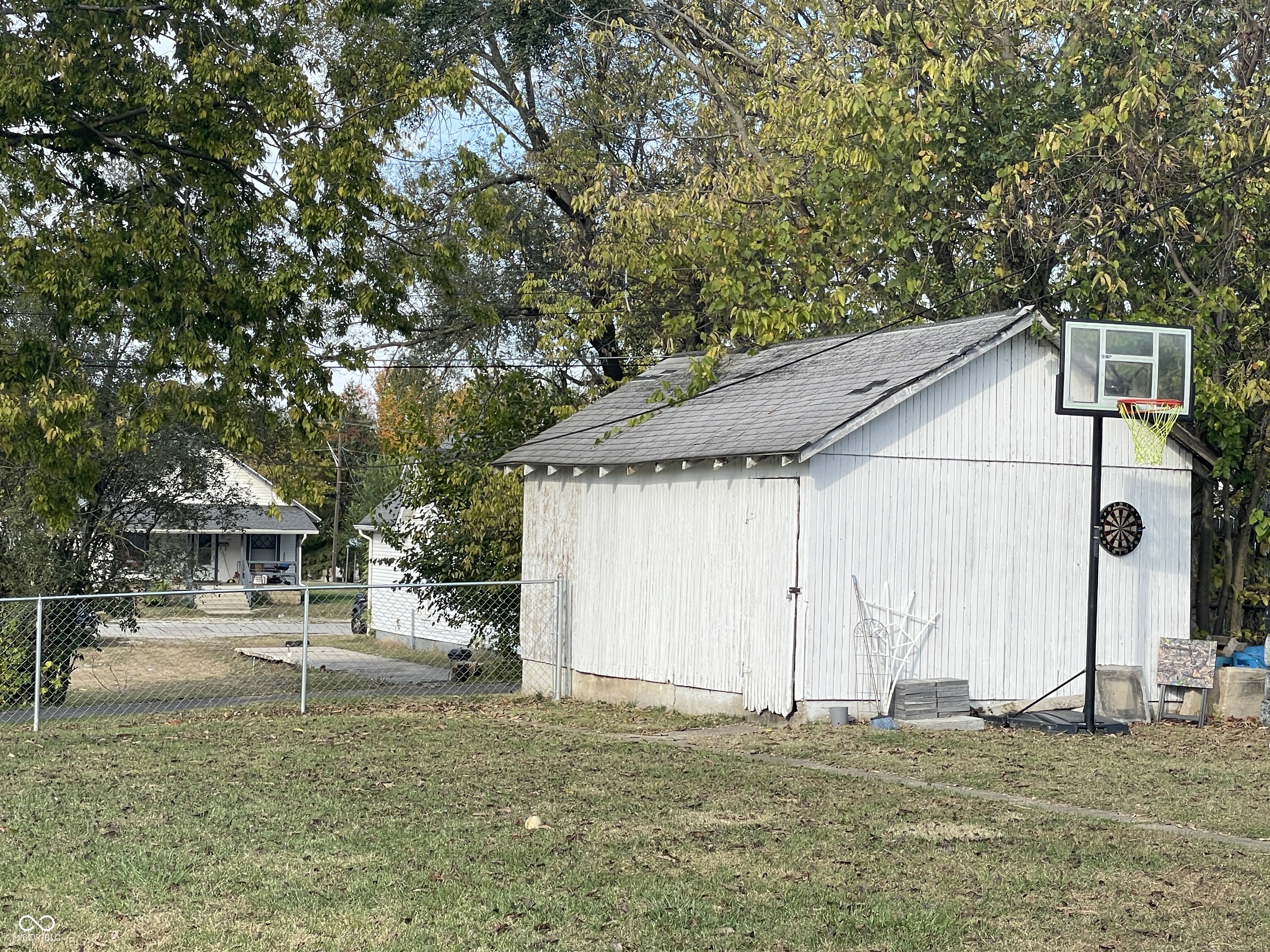 52 N Hinman Street
