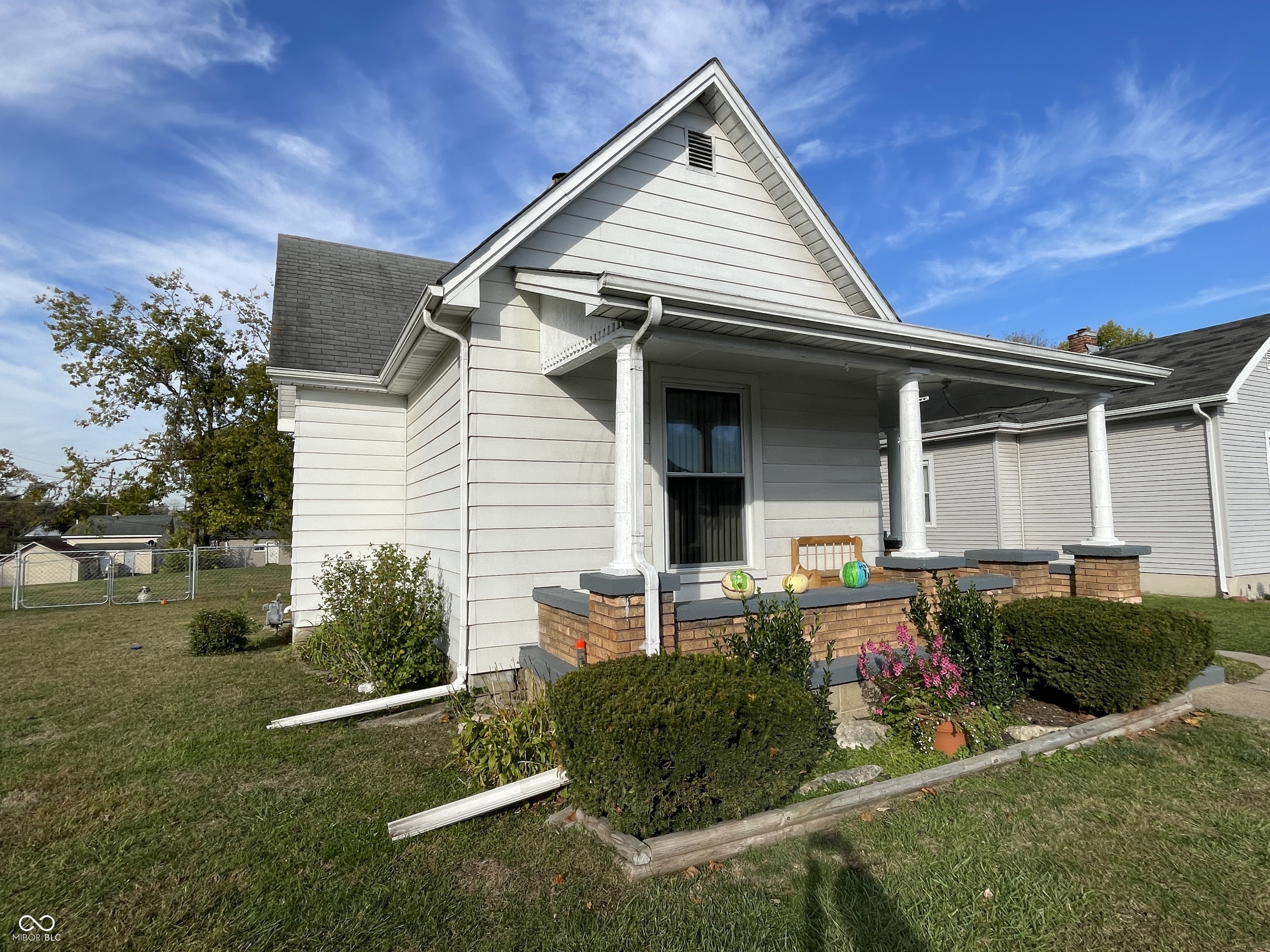 52 N Hinman Street