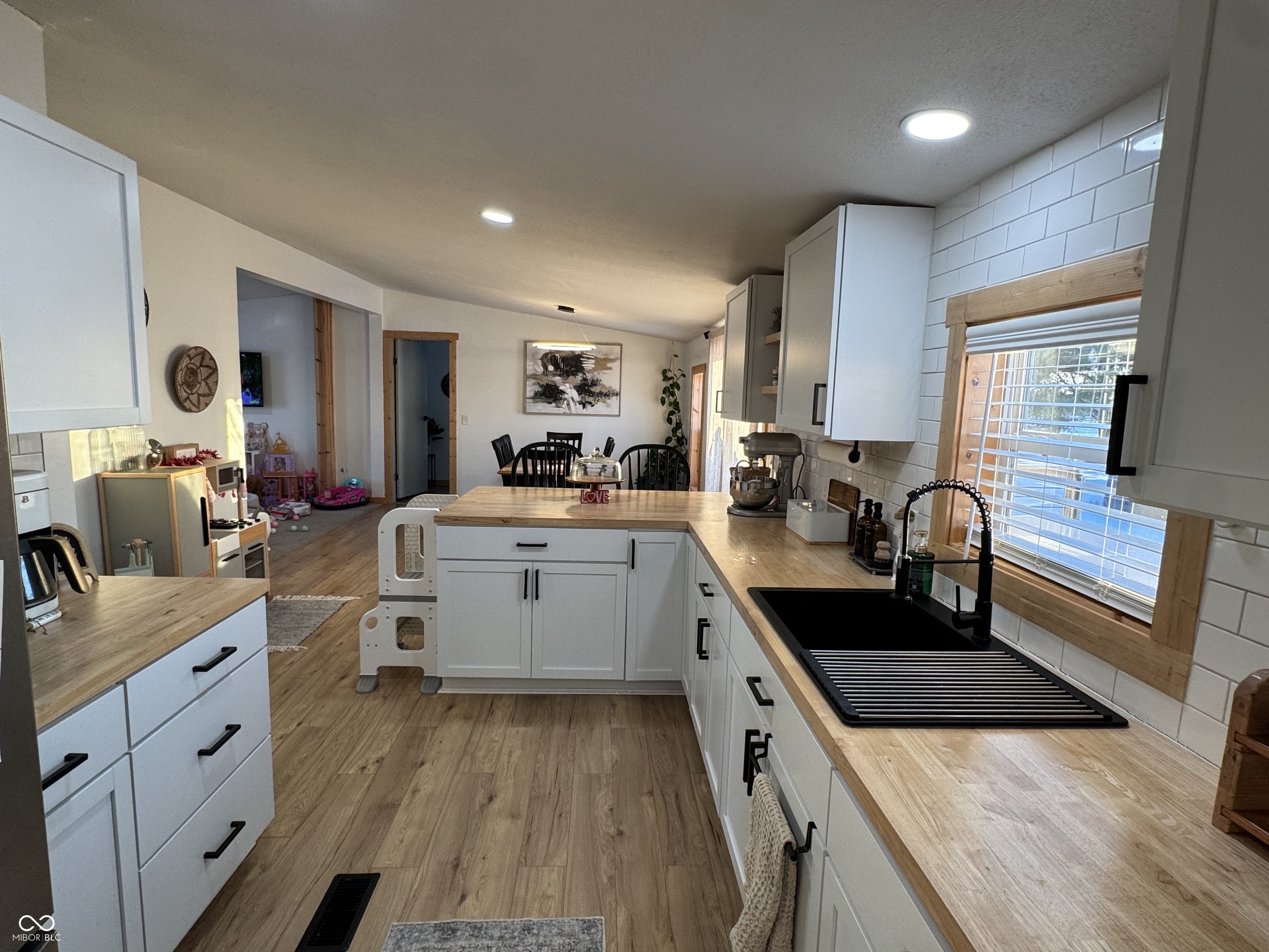 5240 S County Road 1200 E