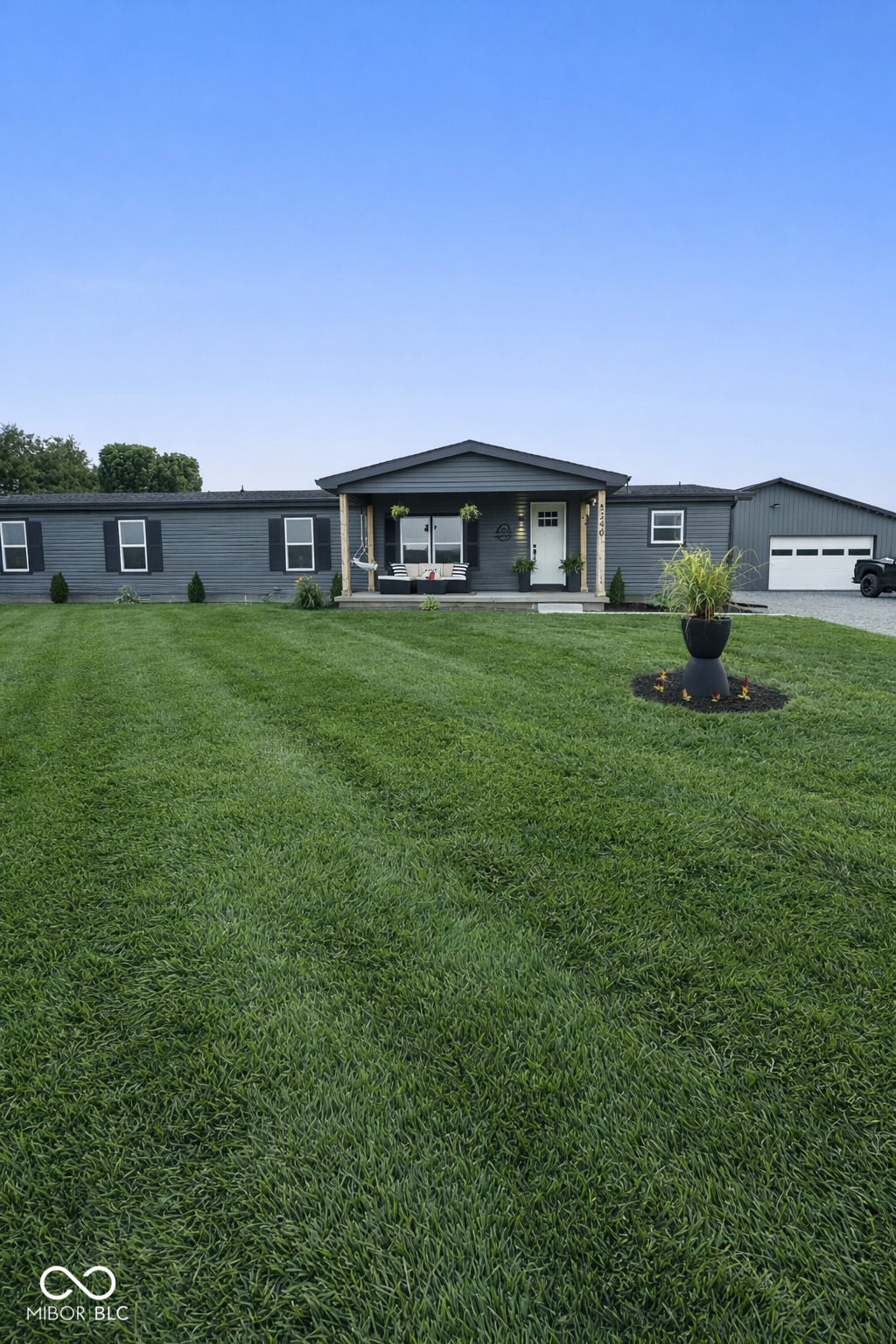 5240 S County Road 1200 E