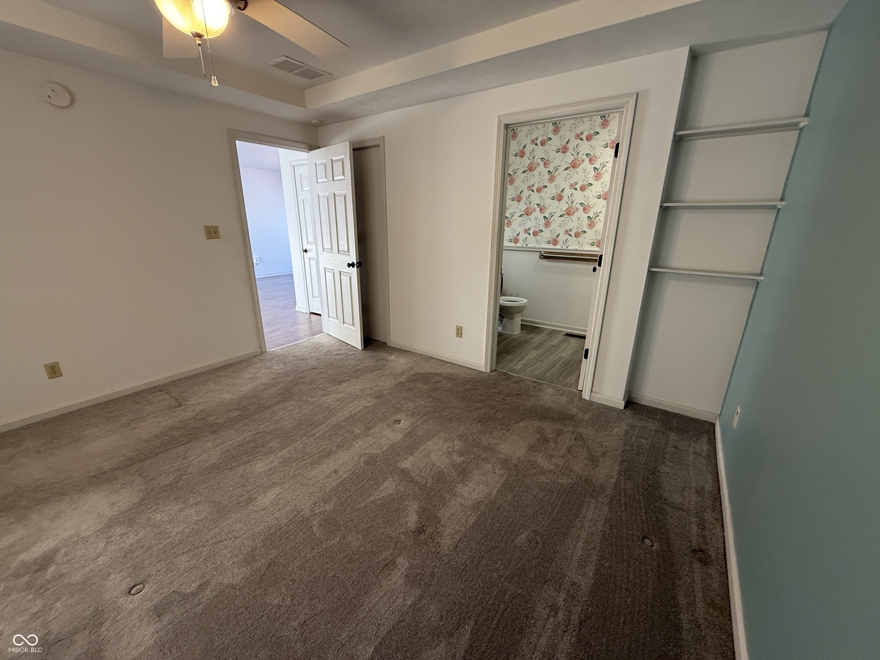 5202 E Harvard Court