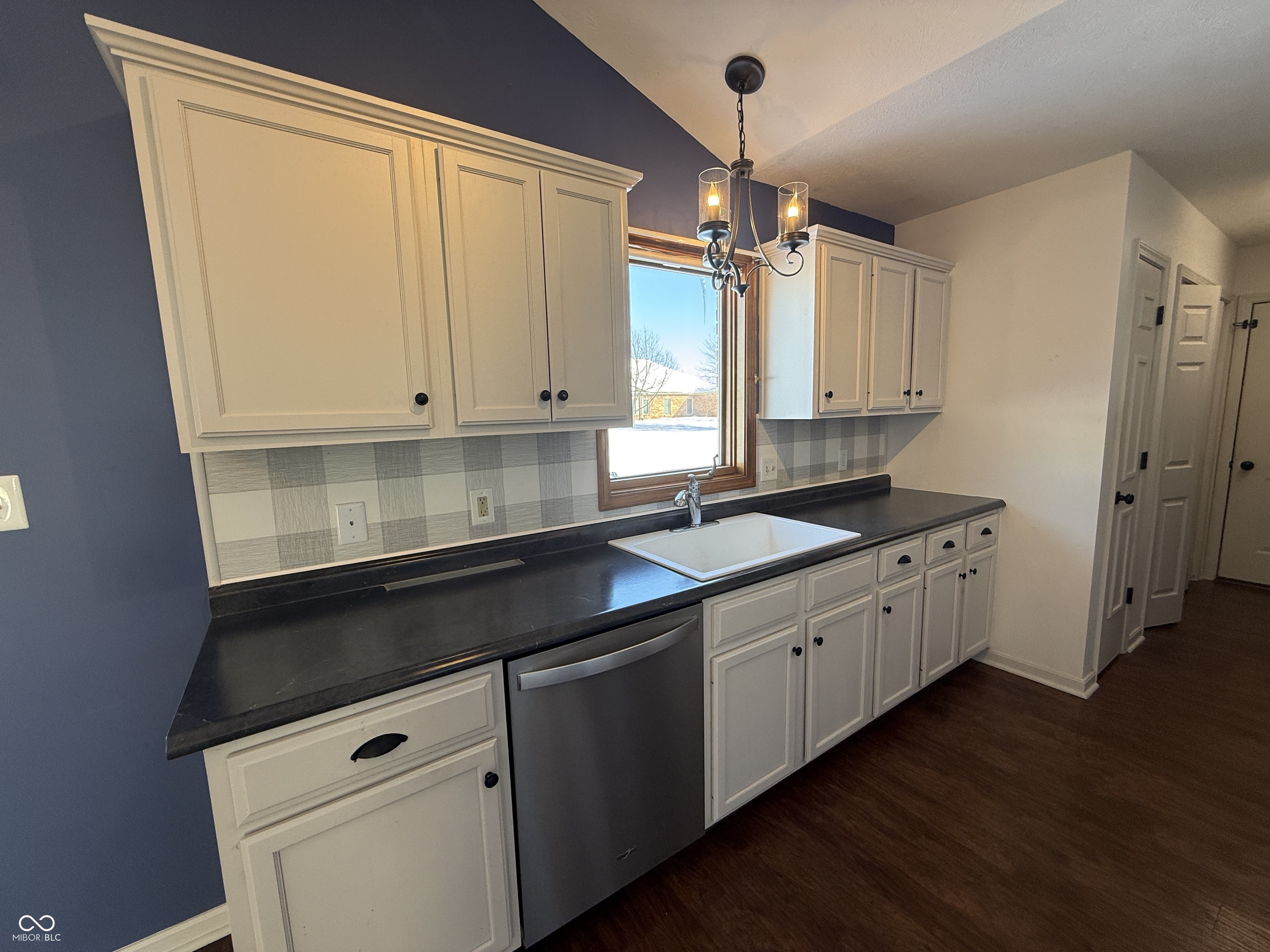 5202 E Harvard Court