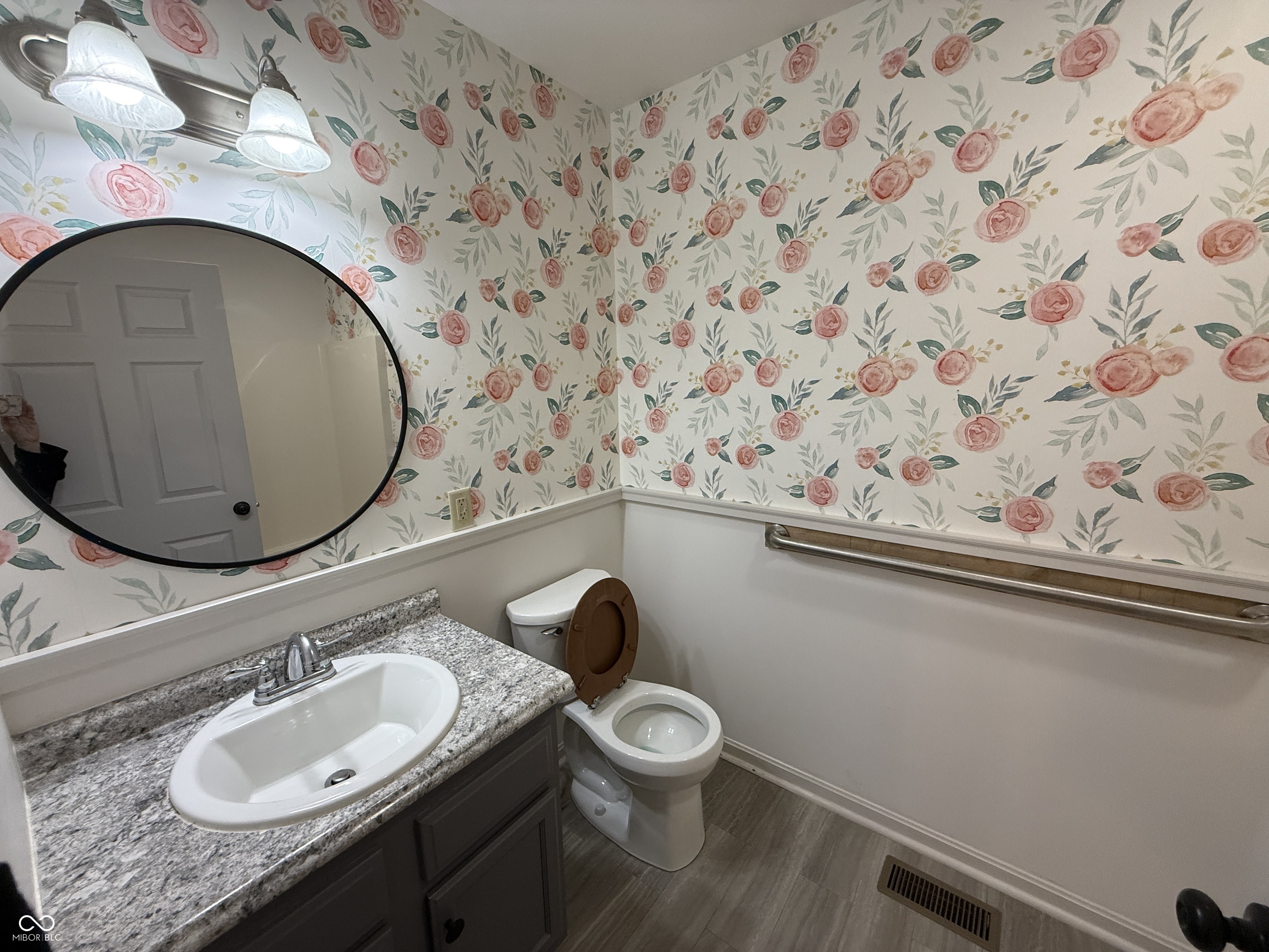 5202 E Harvard Court