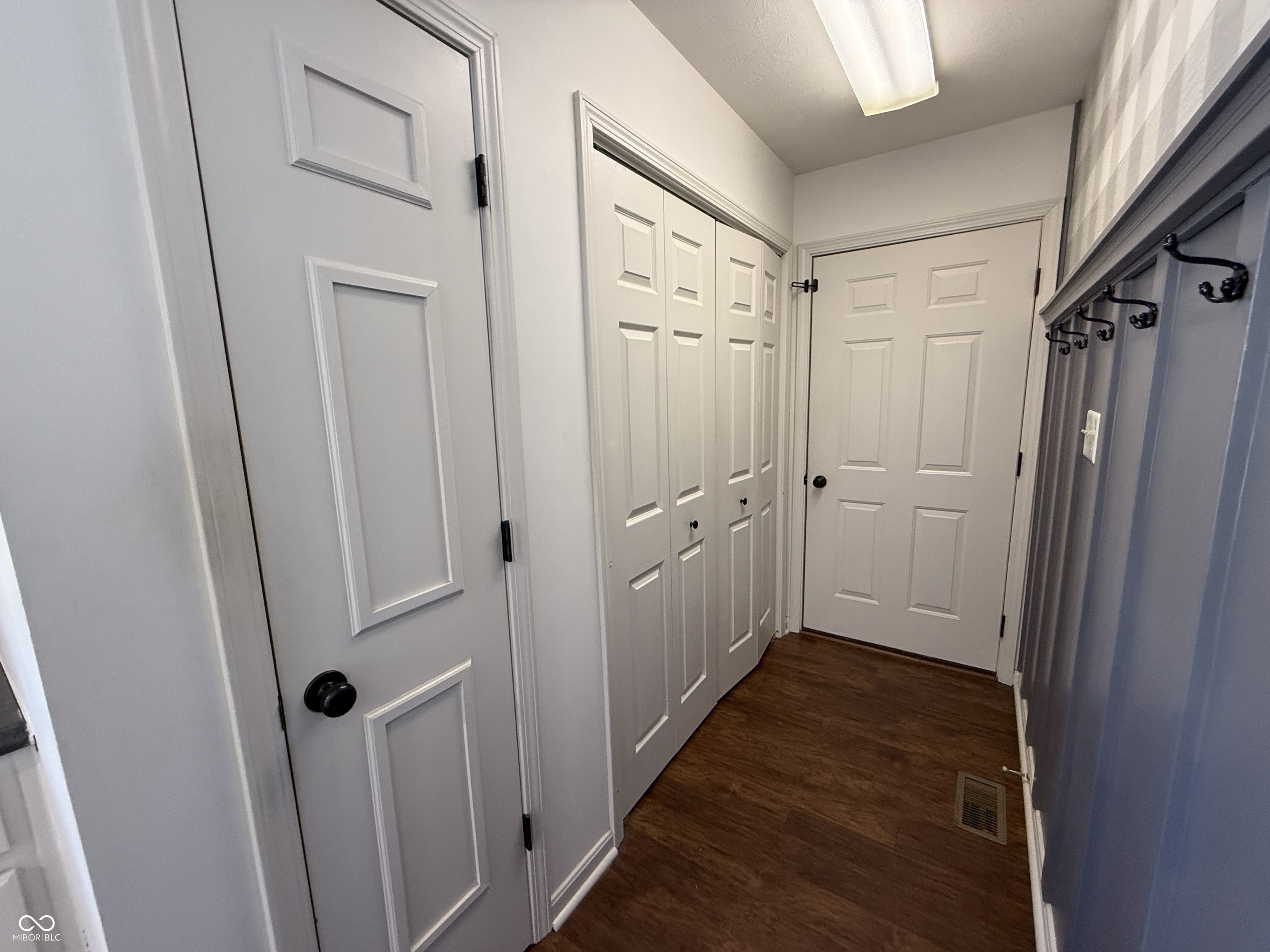 5202 E Harvard Court