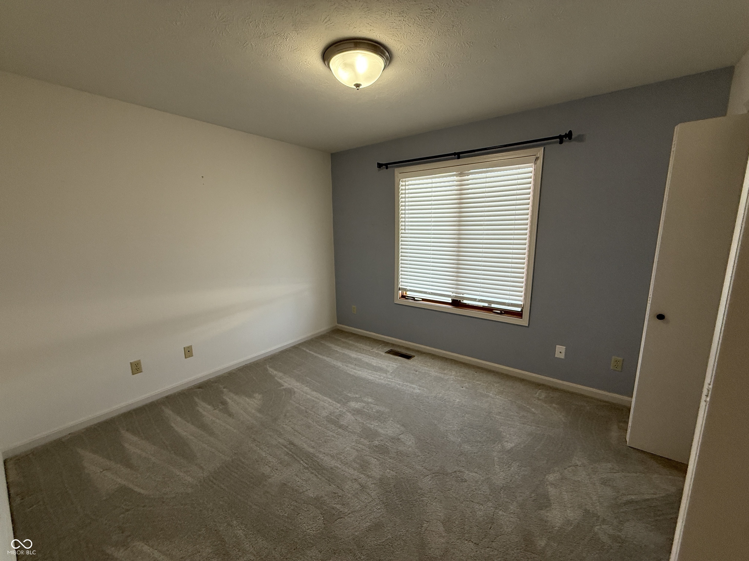 5202 E Harvard Court