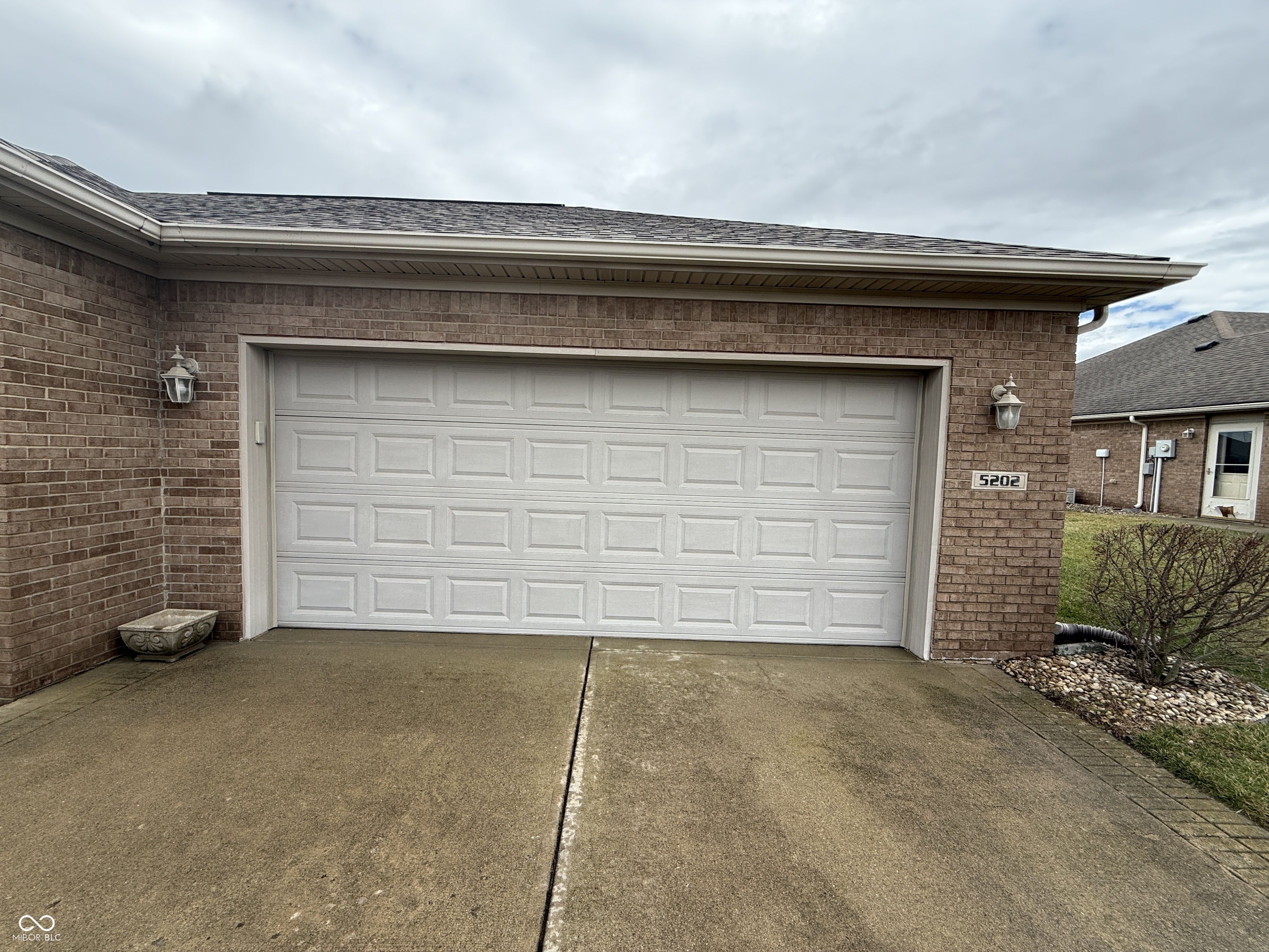 5202 E Harvard Court