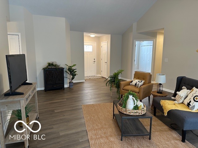 2537 Cedarcrest Drive